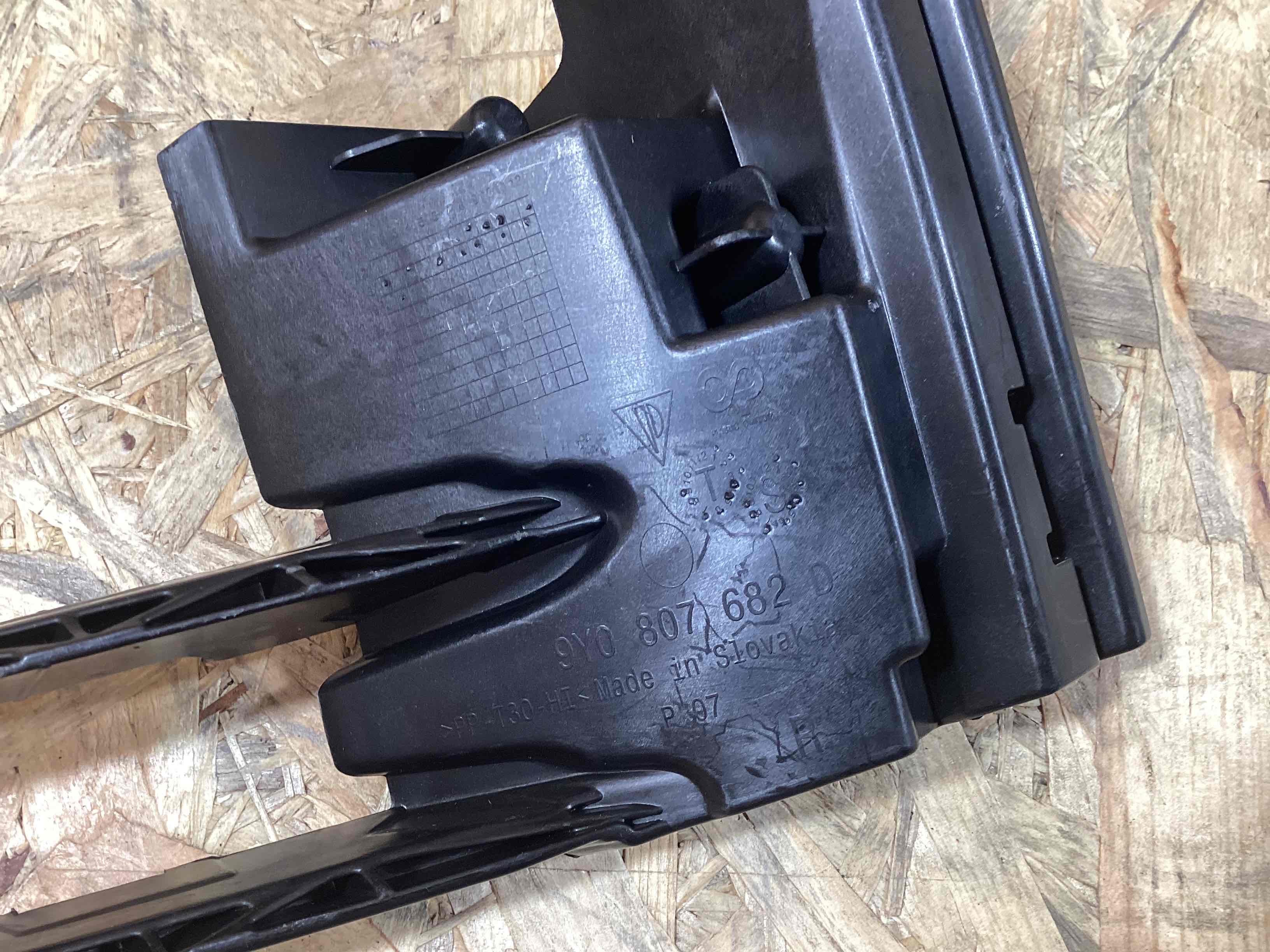 Заглушка, вставка (решетка) в бампер Porsche Cayenne 030726-113