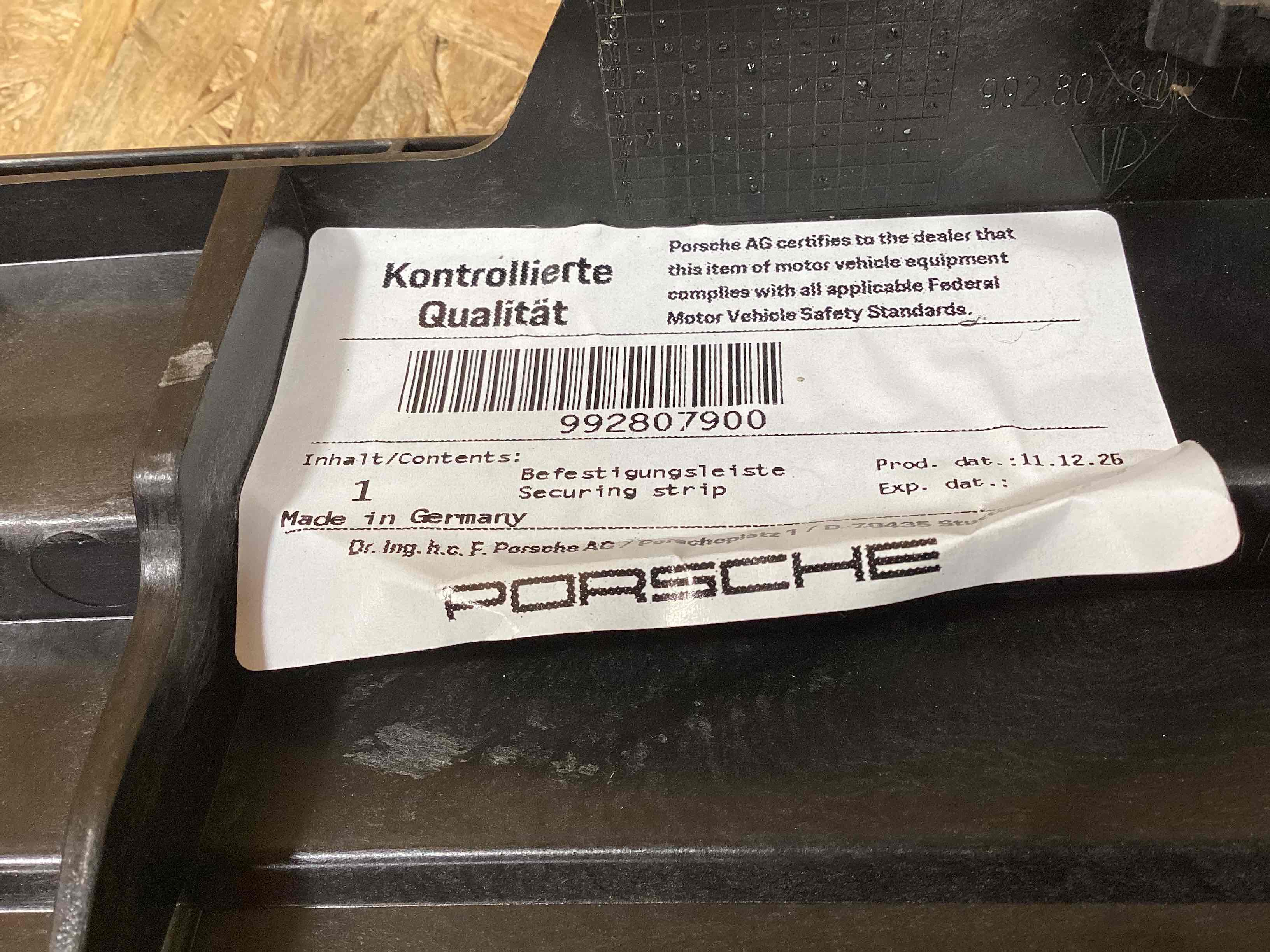 Кріплення бампера Porsche 911 030926-117