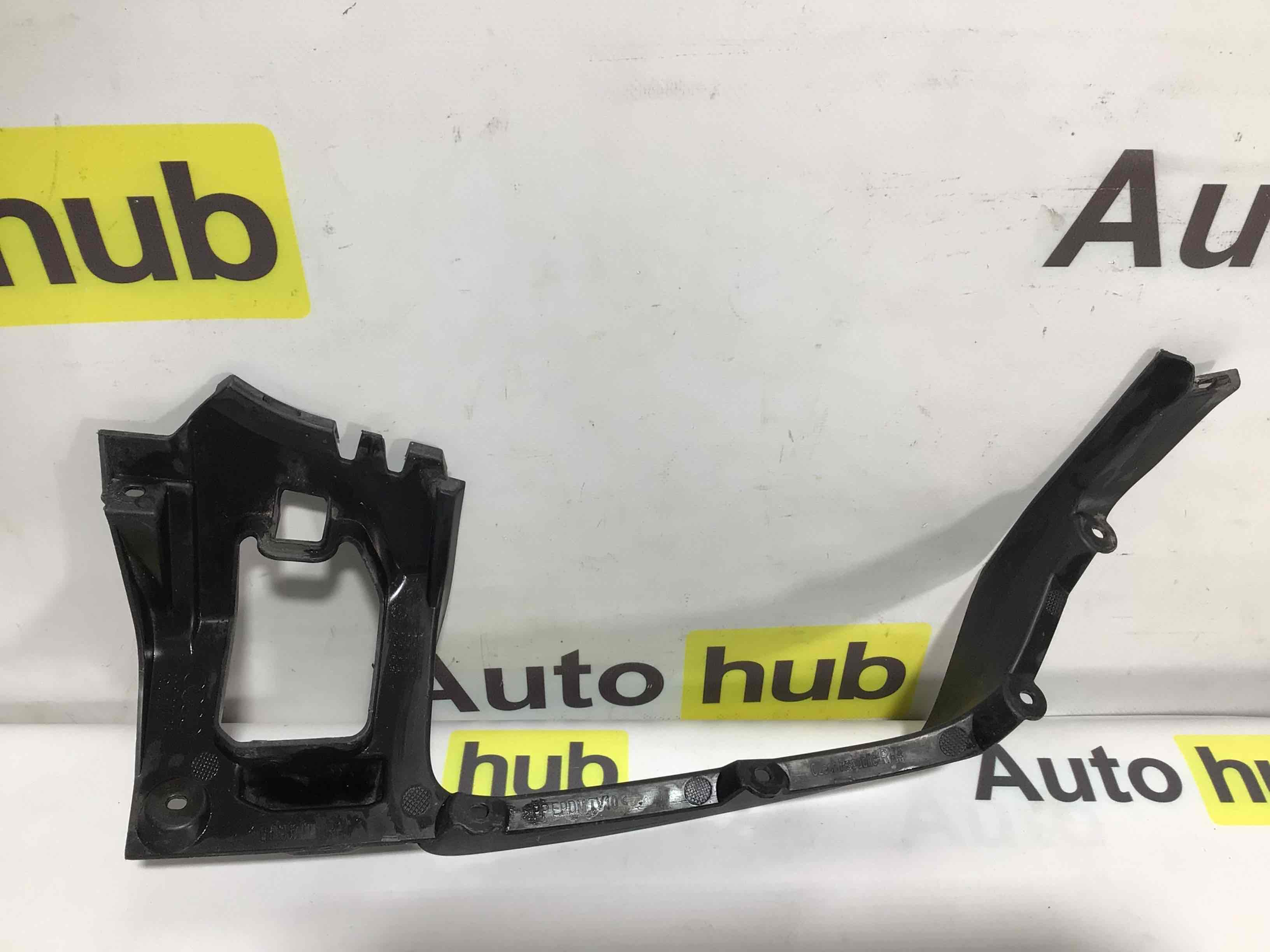 Заглушка, вставка (решетка) в бампер Audi TTS 031123-002