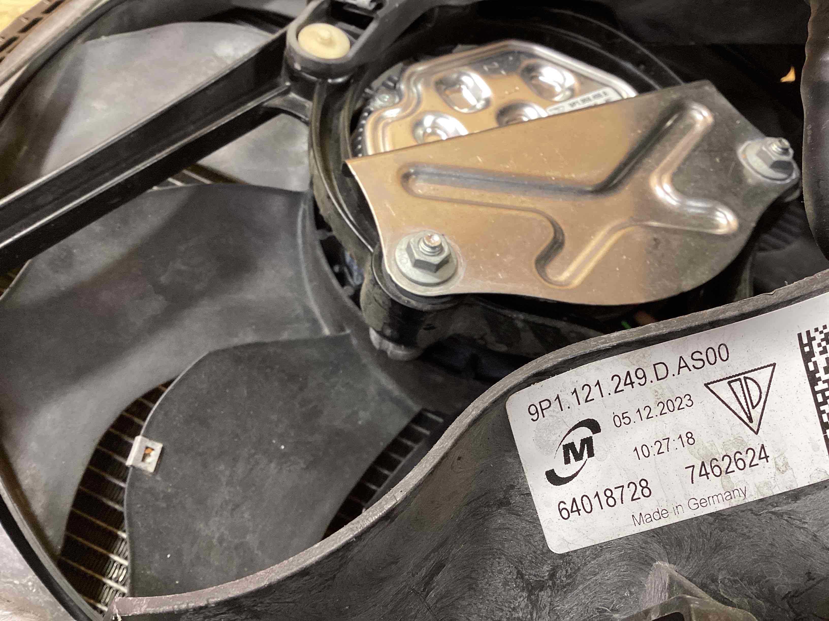 Вентилятор радиатора, вентиляторы Porsche Boxster 718 031125-102