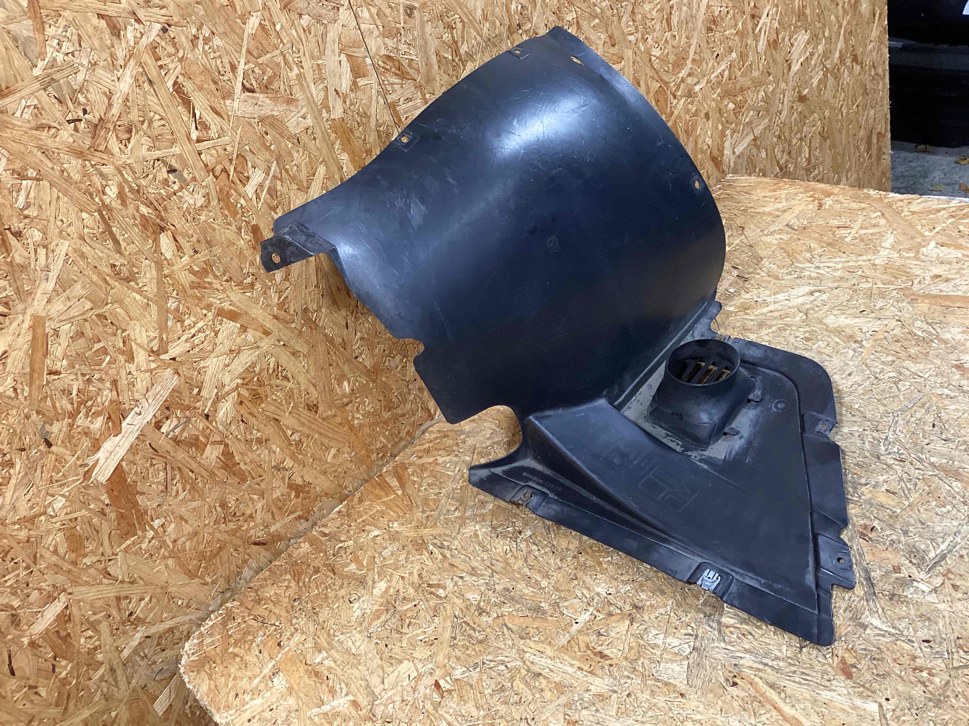 Защита арок передняя правая (подкрылок) Porsche Panamera 031125-107