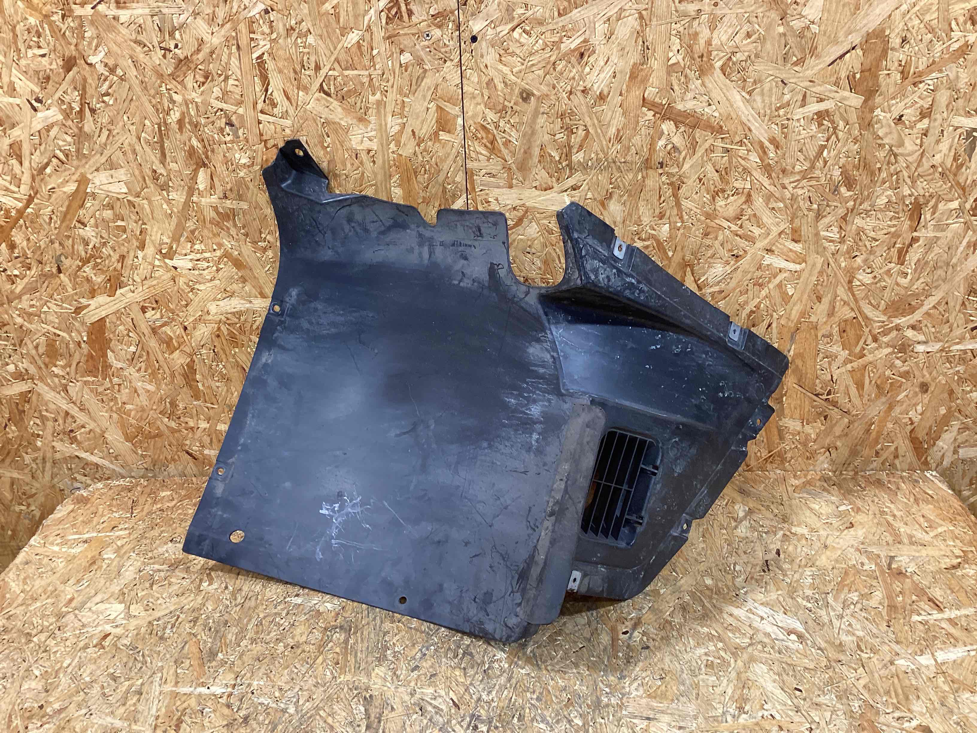 Защита арок передняя правая (подкрылок) Porsche Panamera 031125-107