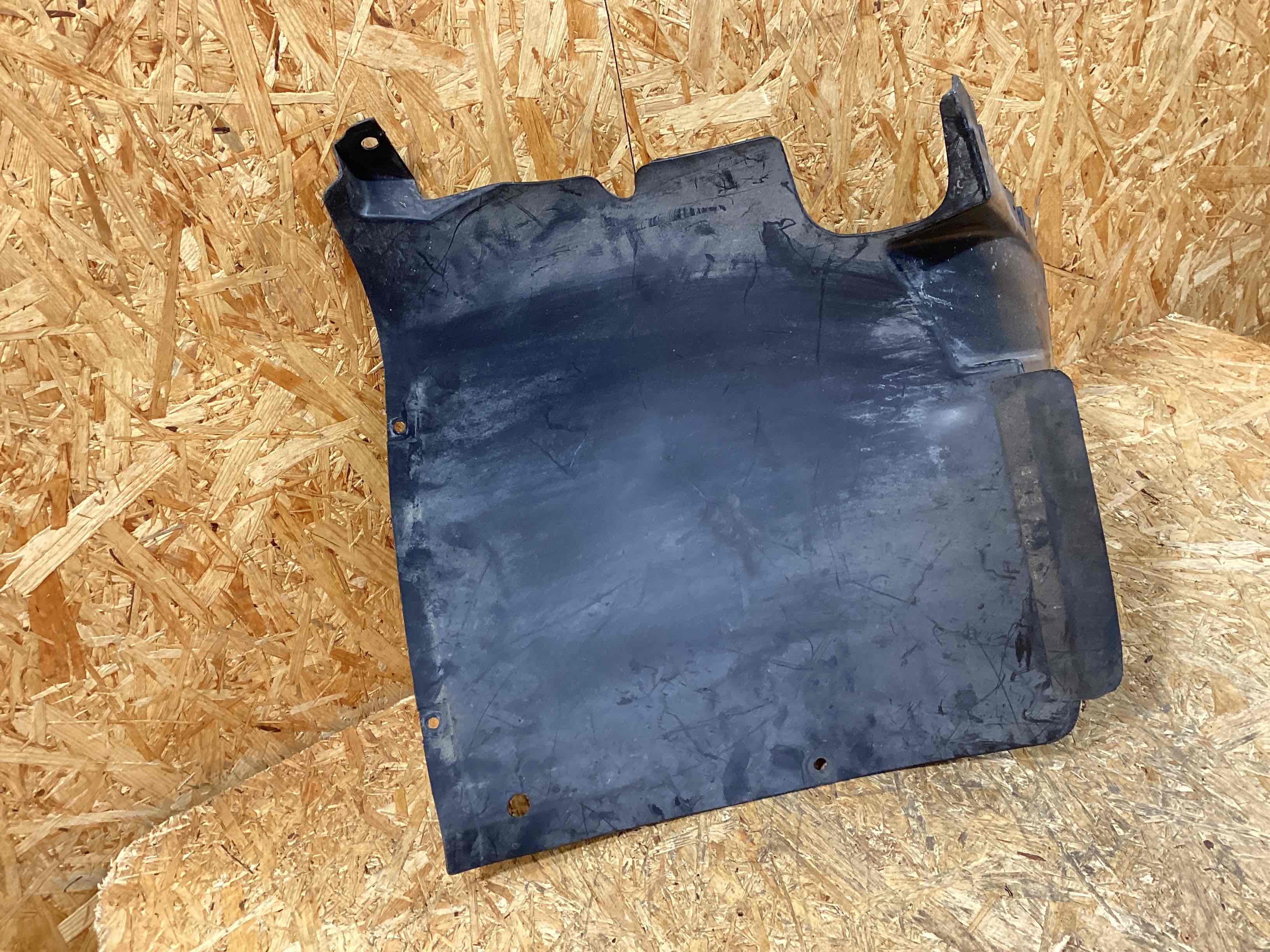 Защита арок передняя правая (подкрылок) Porsche Panamera 031125-107