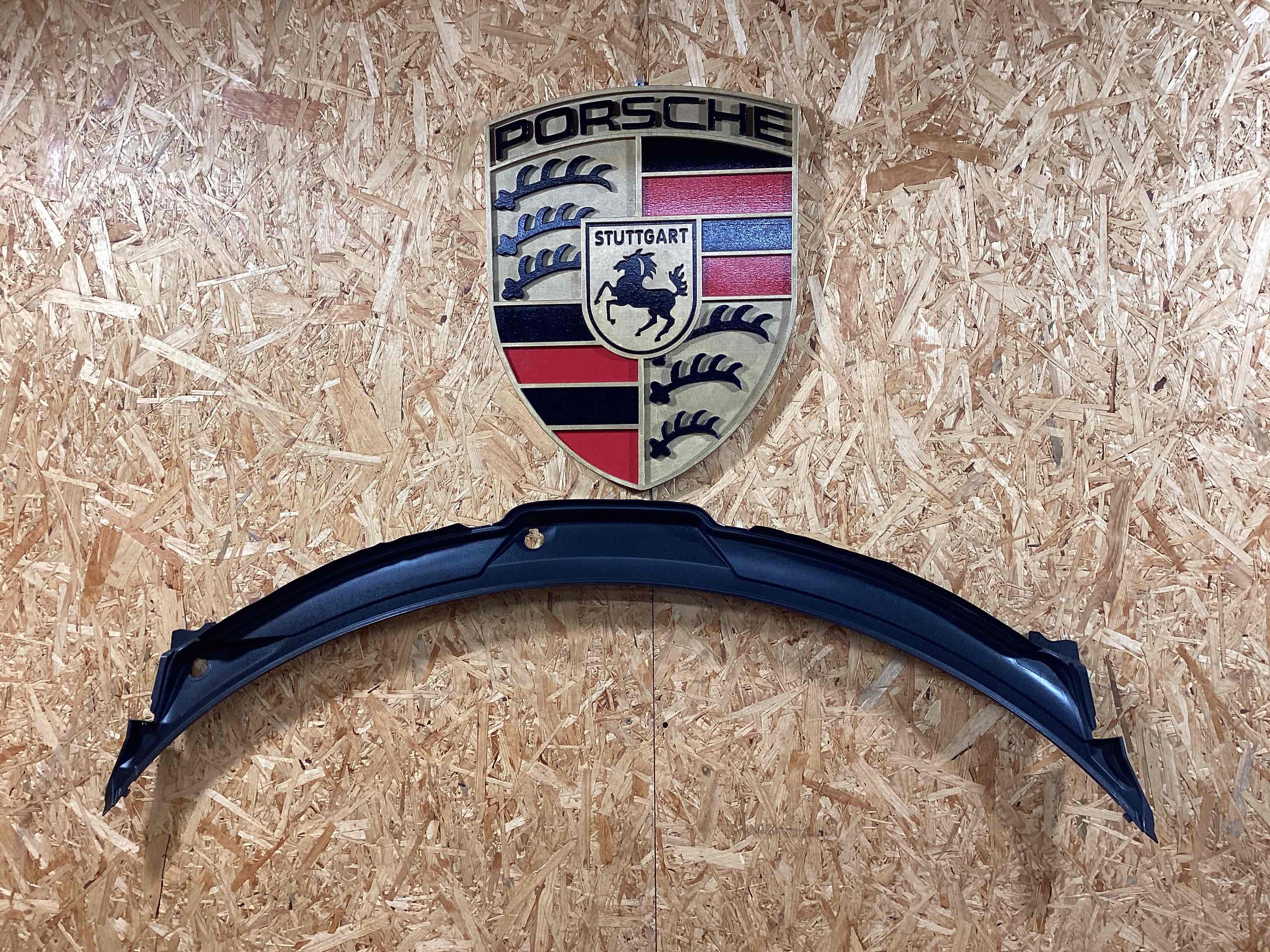 Жабо трапеции дворников, крепление жабо Porsche 911 031125-117