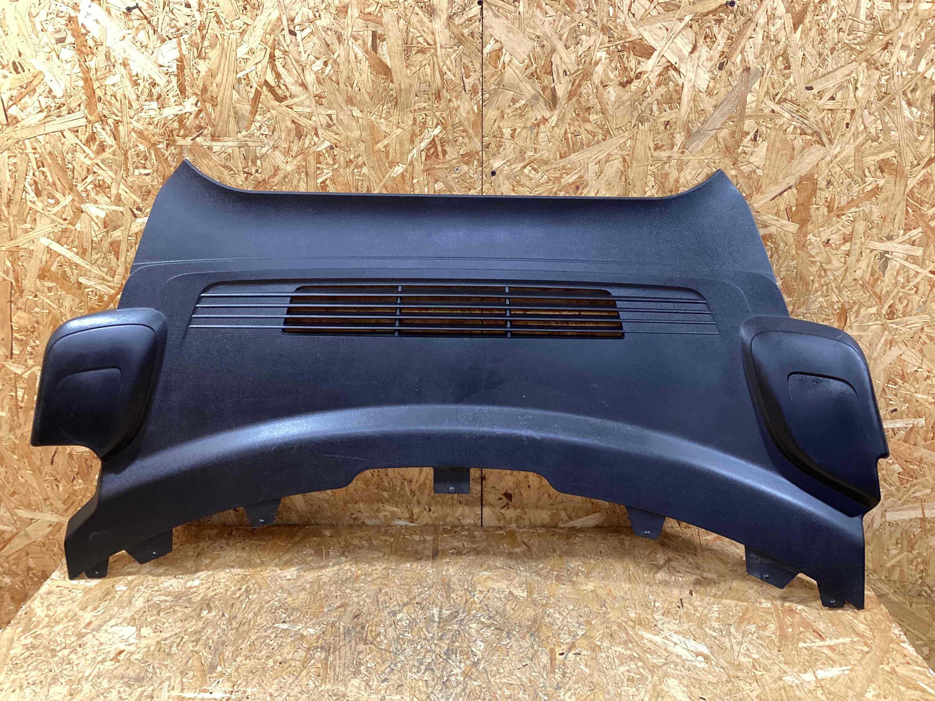 Пластик моторного отсека Porsche 911 031125-118