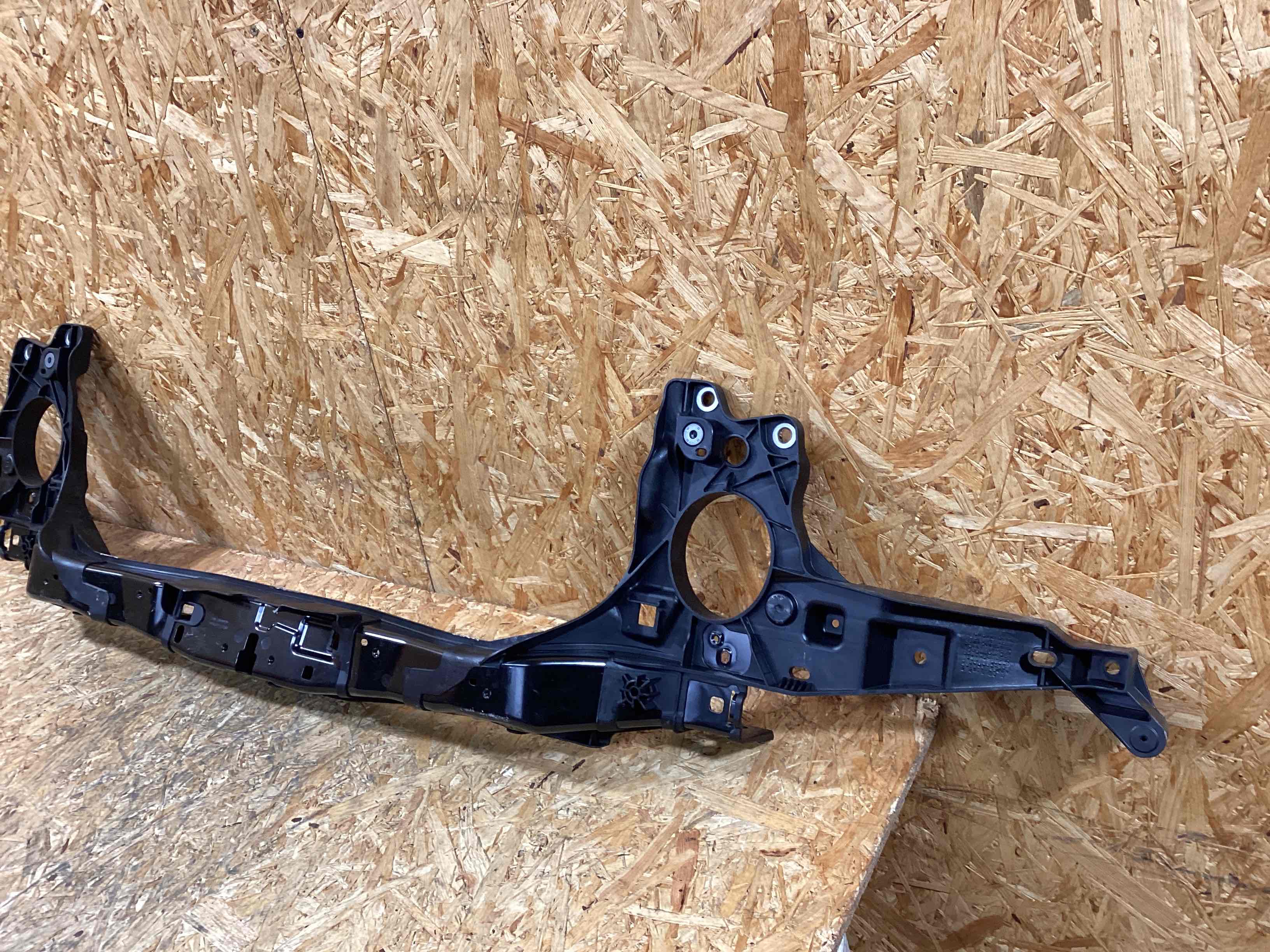 Передняя панель крепления облицовки (телевизор) Porsche Cayenne 031125-120