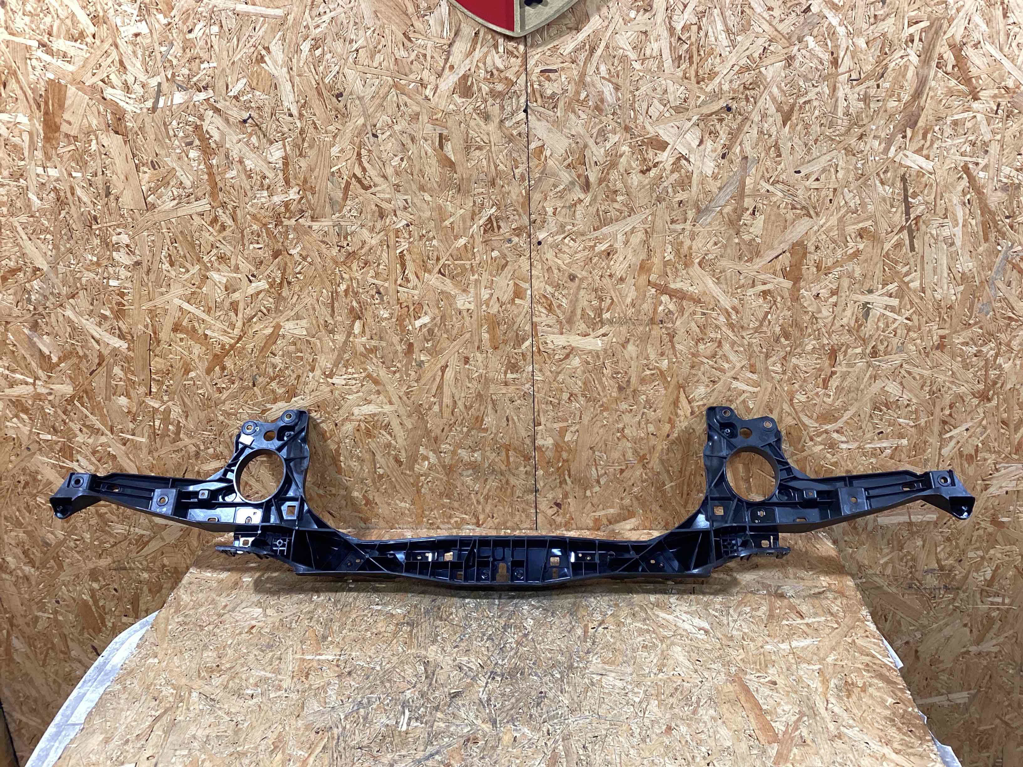 Передняя панель крепления облицовки (телевизор) Porsche Cayenne 031125-120