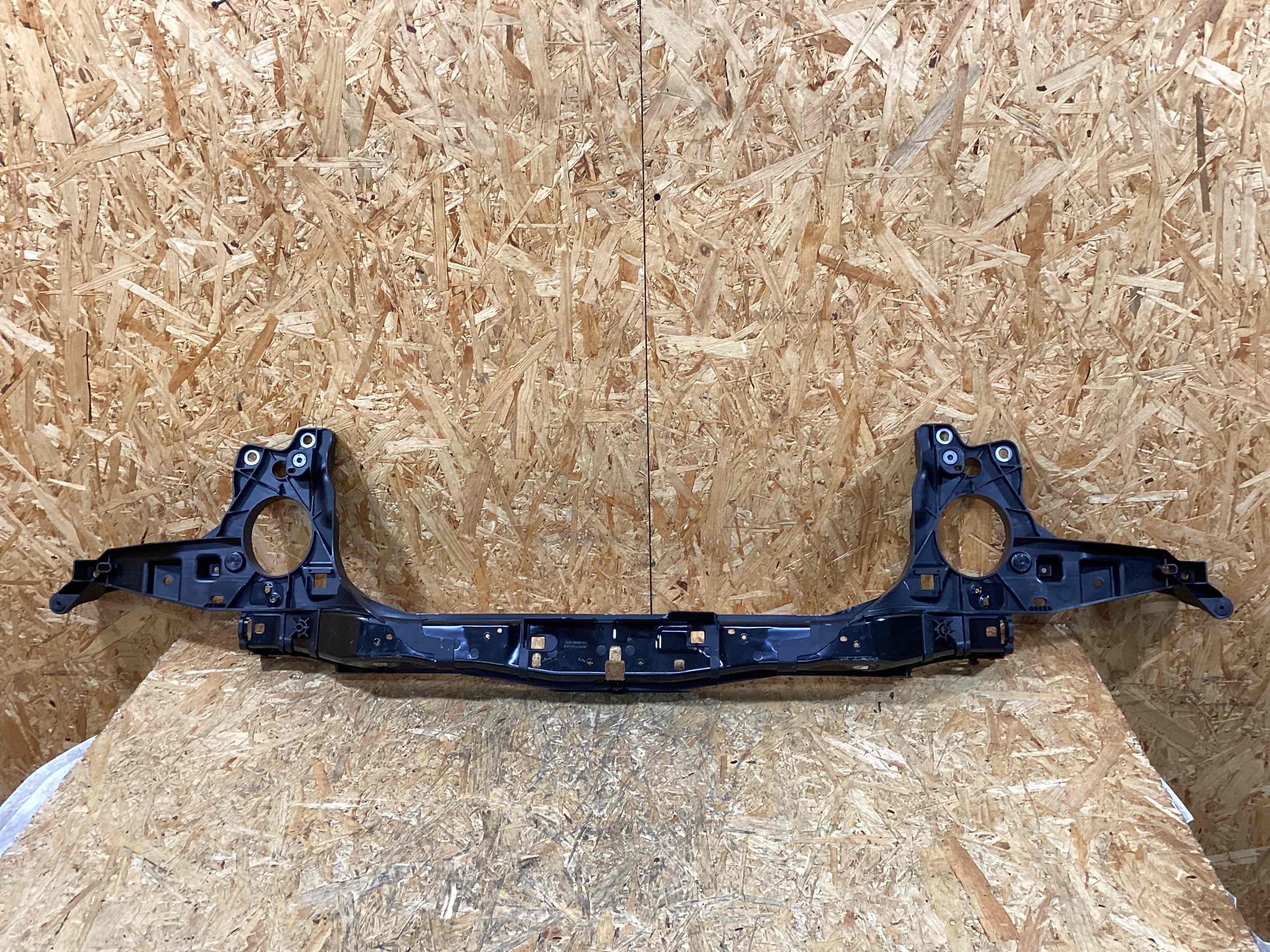 Передняя панель крепления облицовки (телевизор) Porsche Cayenne 031125-120