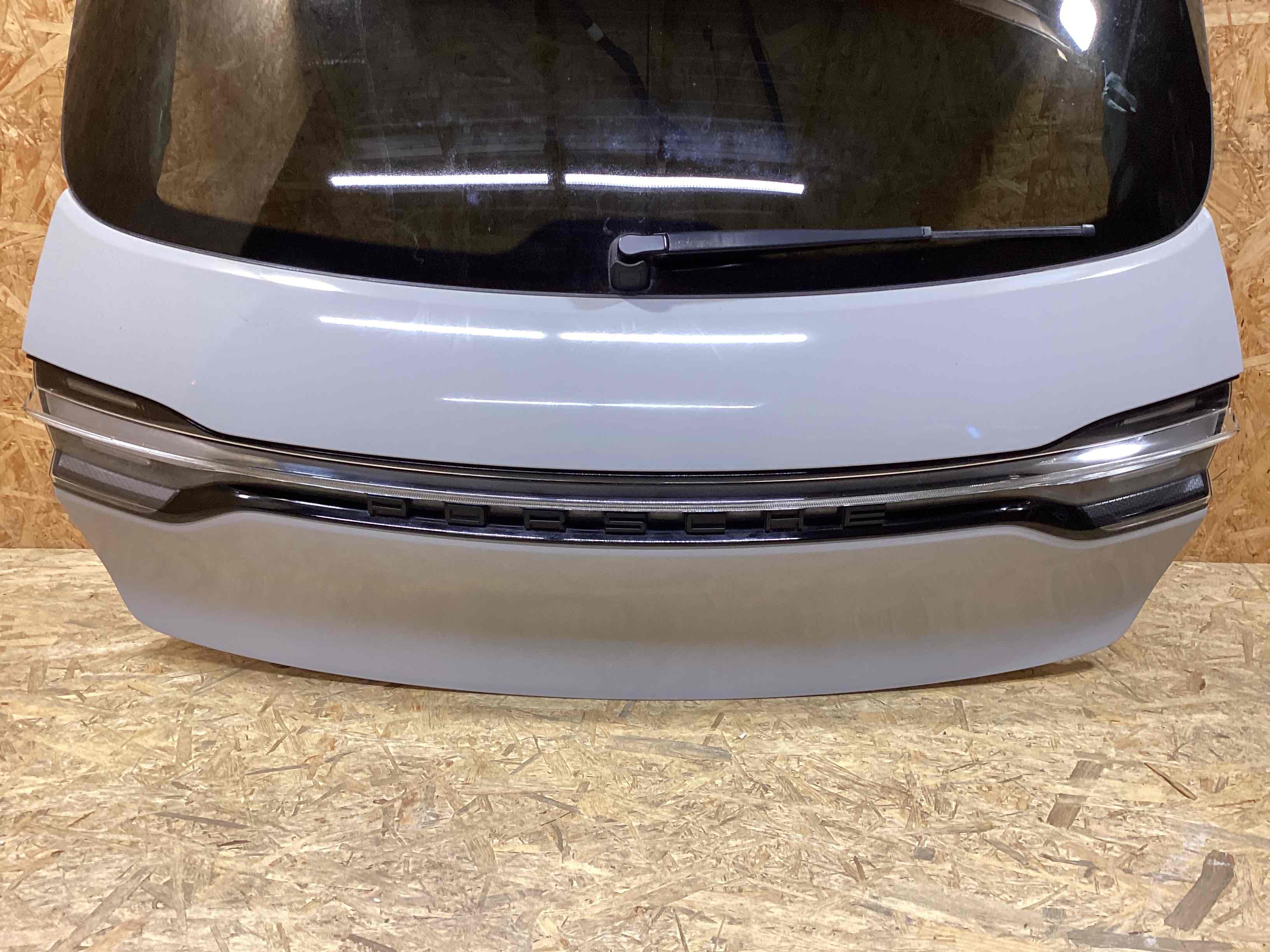 Крышка багажника, дверь багажника Porsche Macan 040226-101