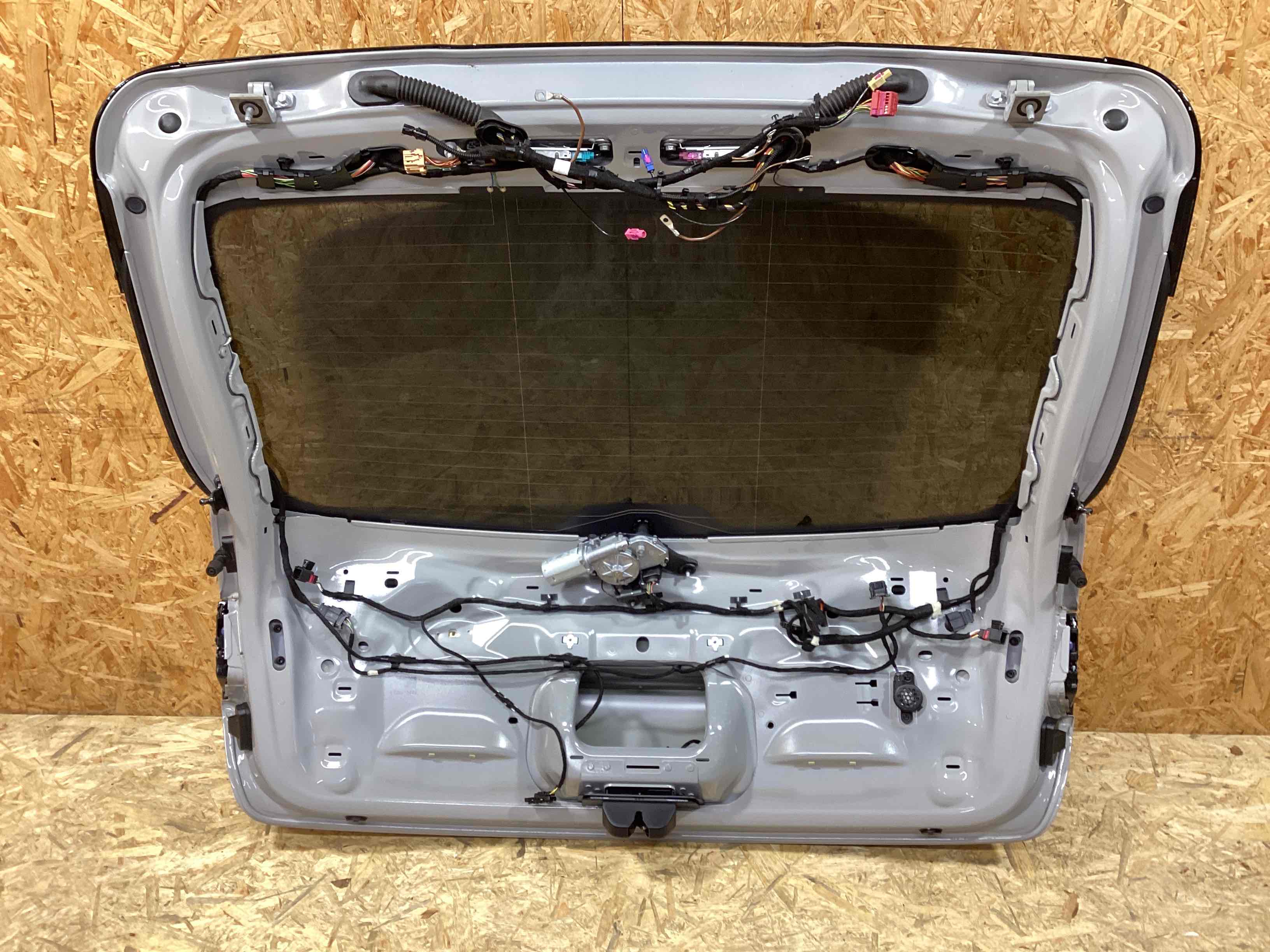 Крышка багажника, дверь багажника Porsche Macan 040226-101