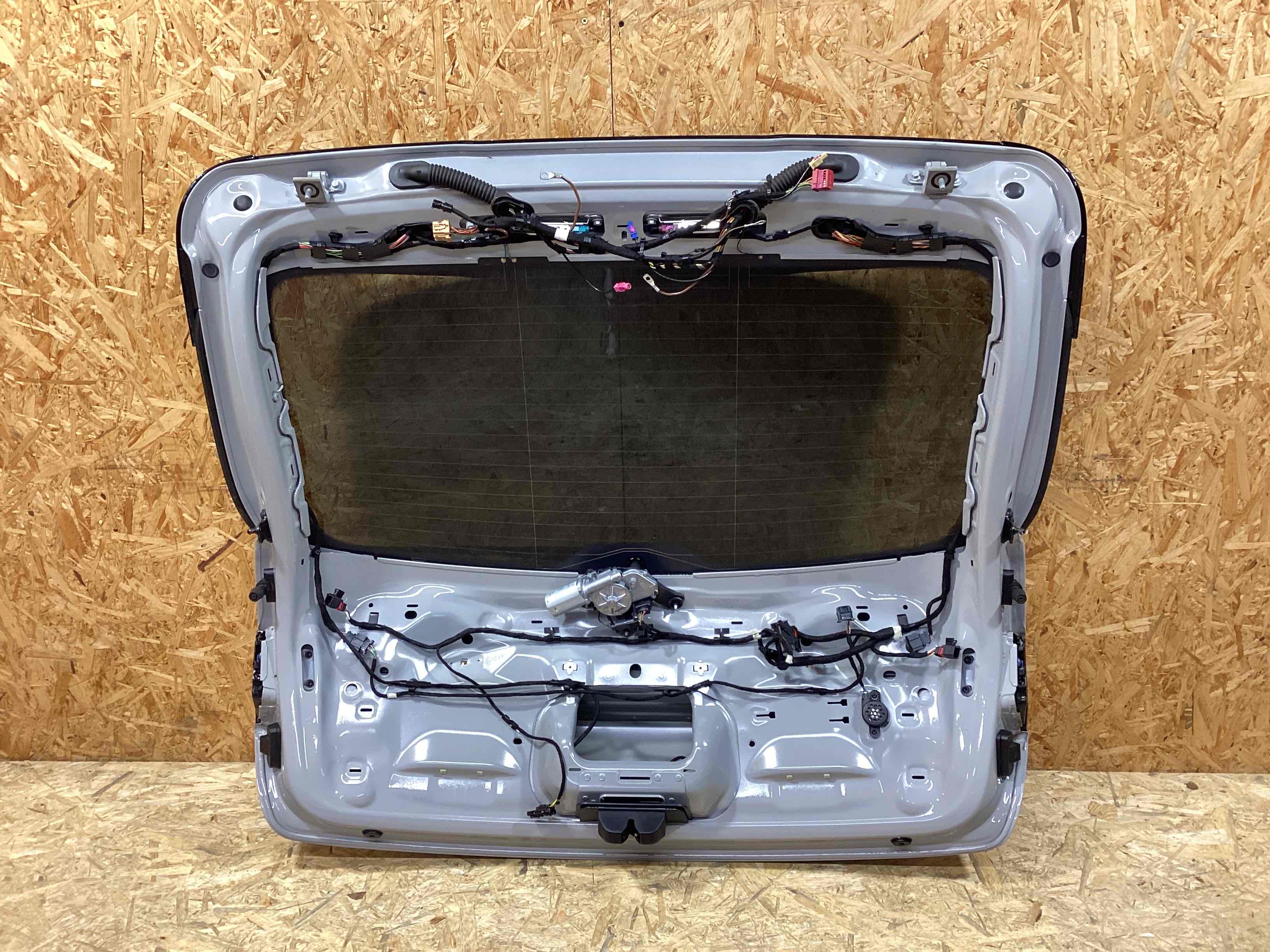 Крышка багажника, дверь багажника Porsche Macan 040226-101