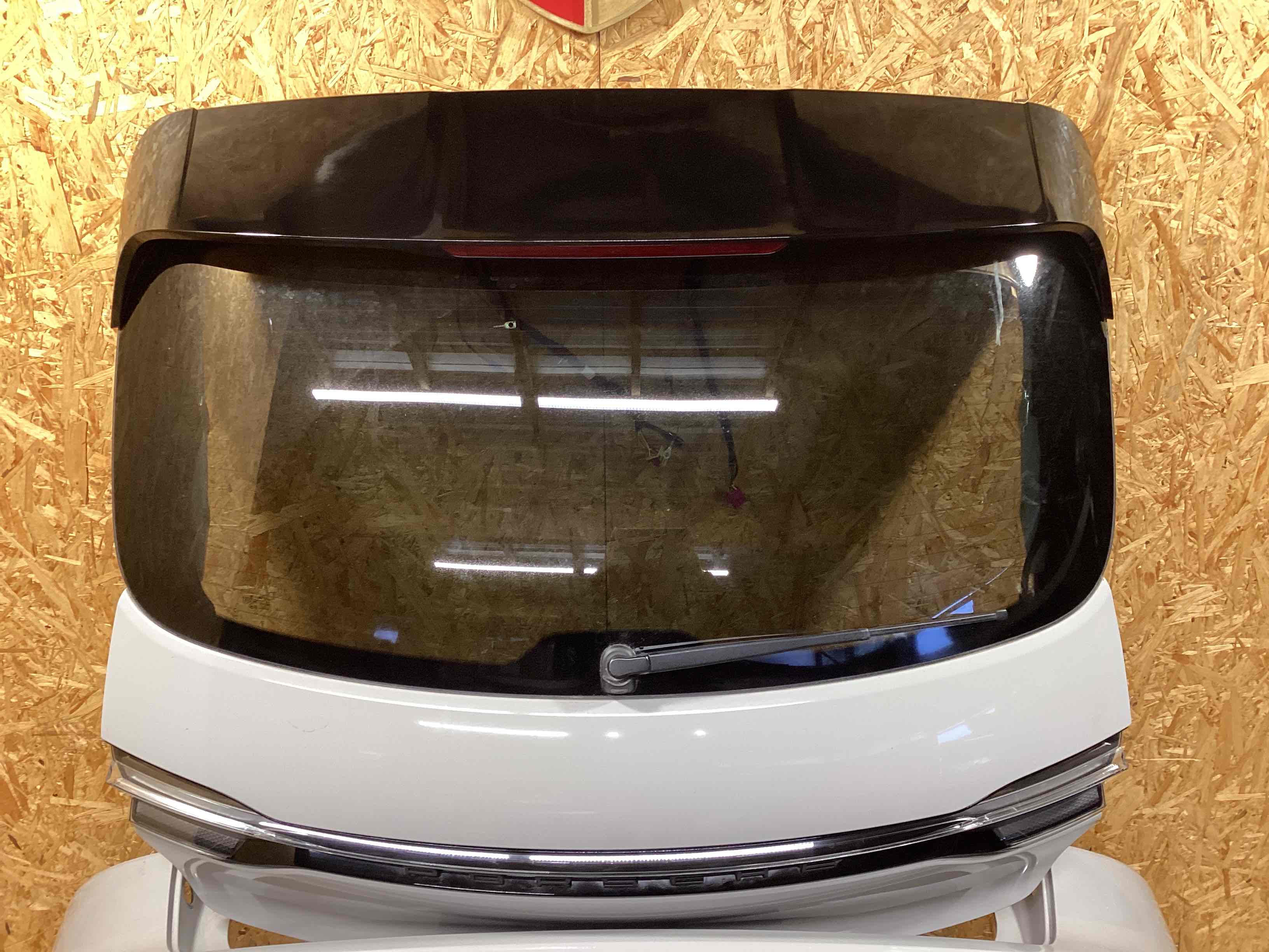 Крышка багажника, дверь багажника Porsche Macan 040226-101