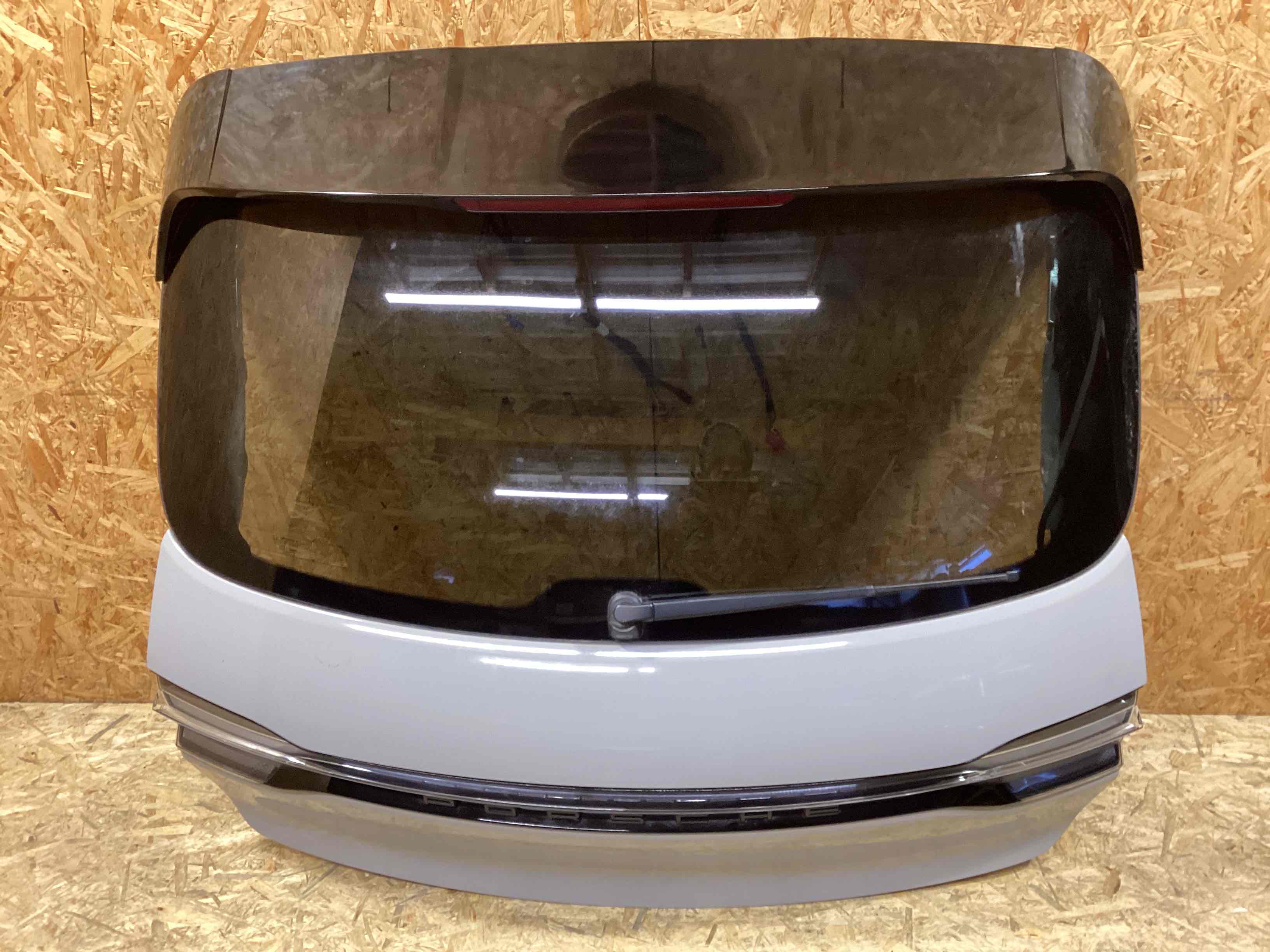 Крышка багажника, дверь багажника Porsche Macan 040226-101