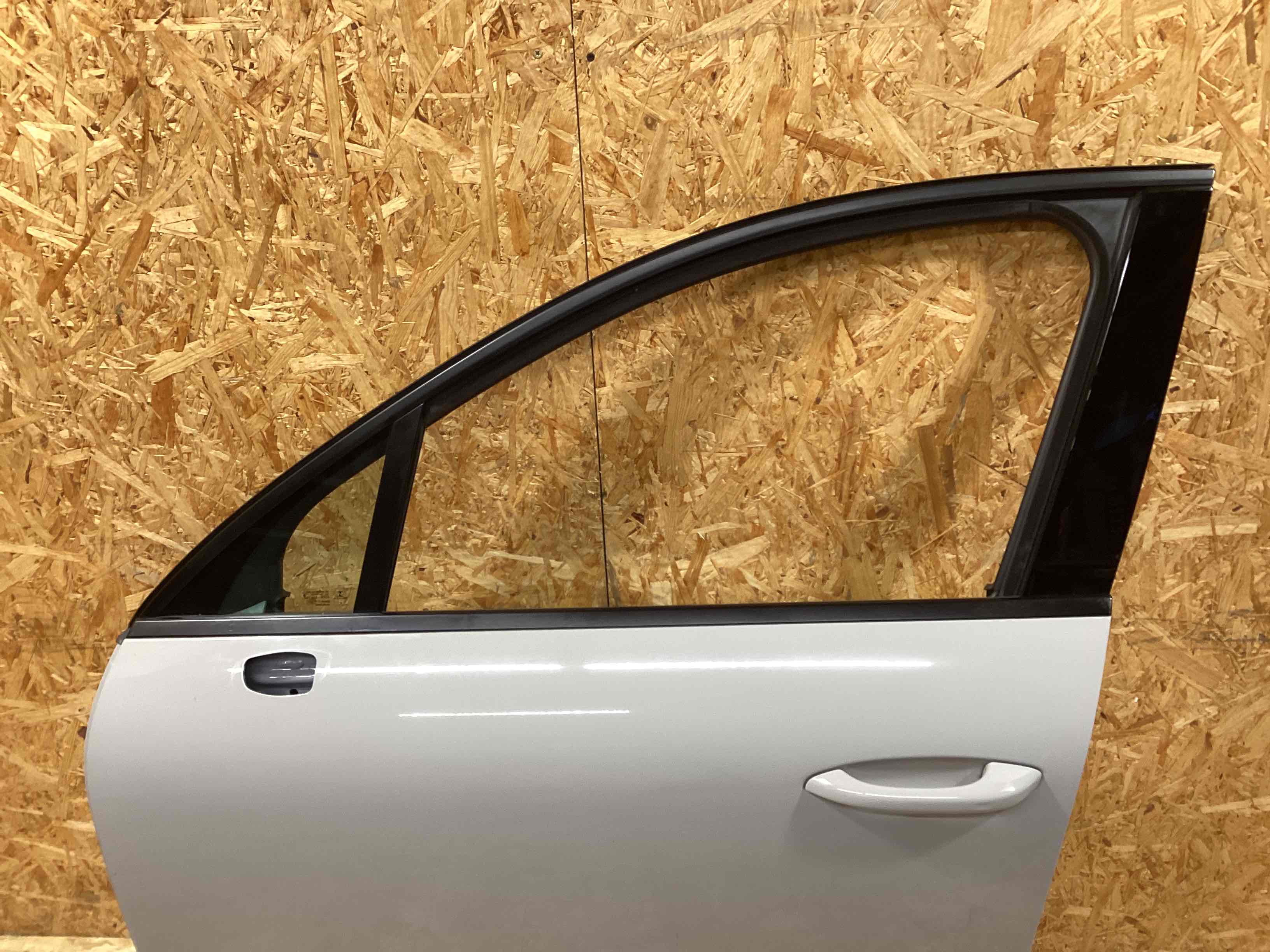 Дверь передняя левая Porsche Macan 040226-102