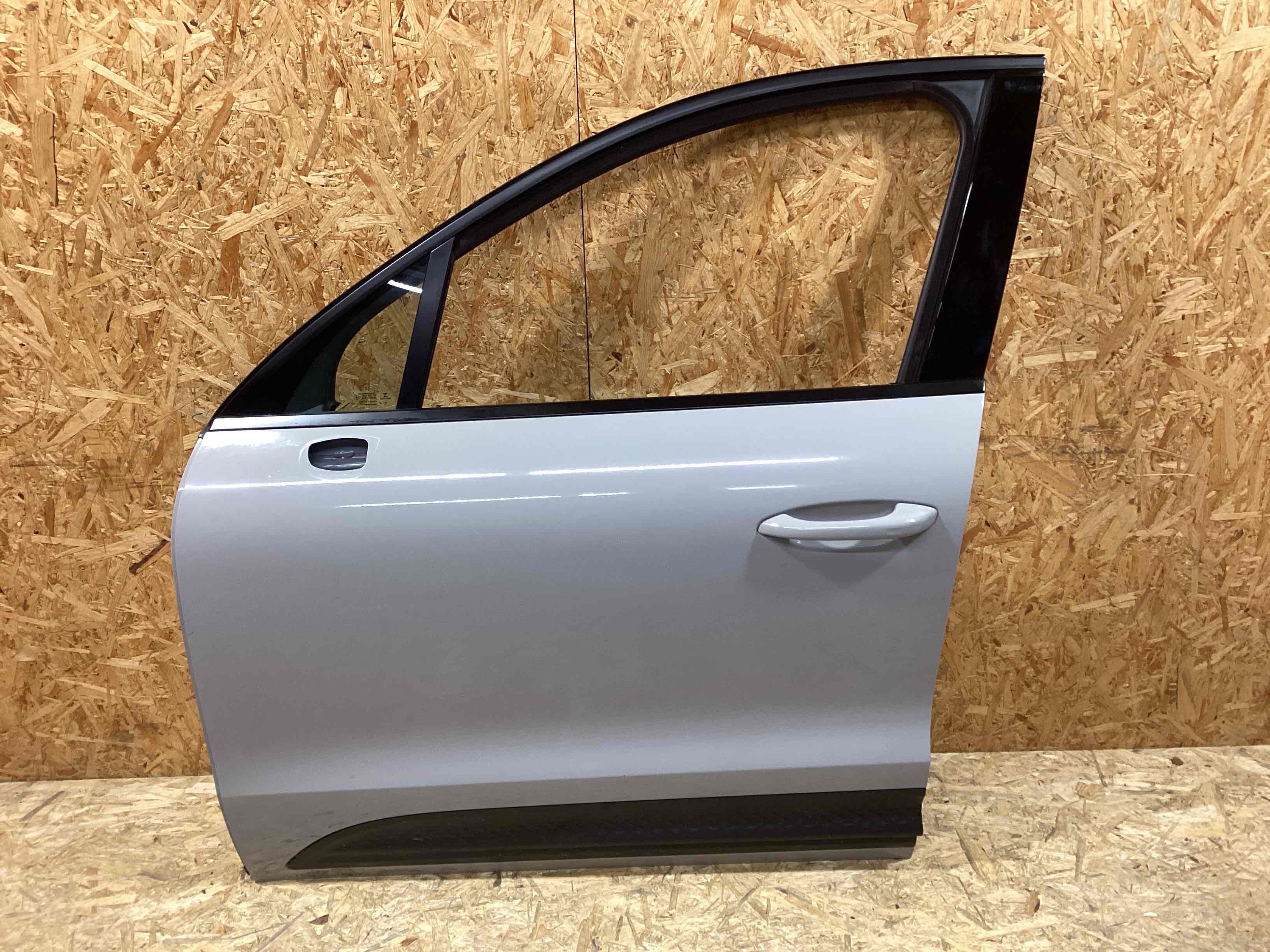 Дверь передняя левая Porsche Macan 040226-102