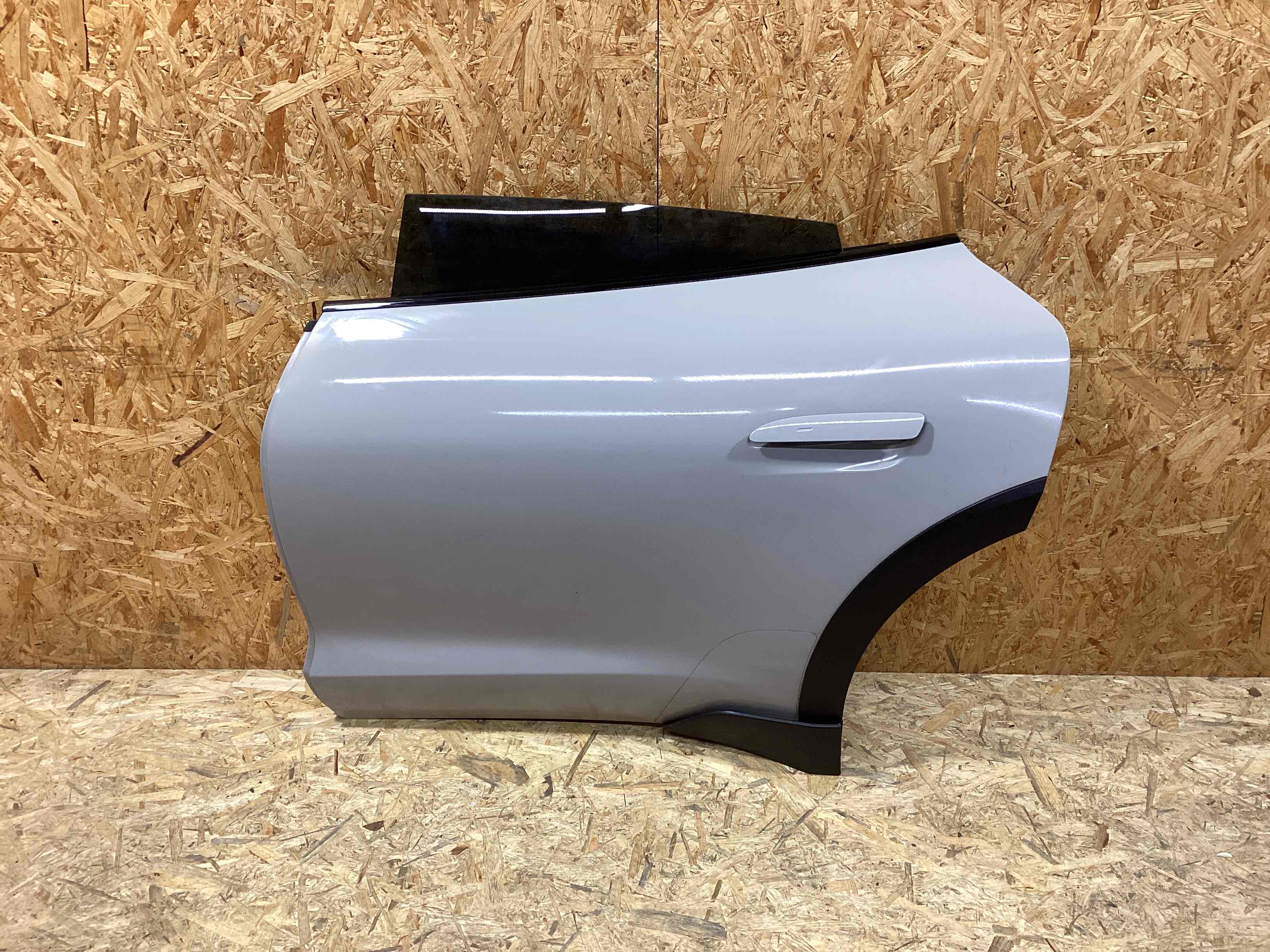 Дверь задняя левая Porsche Taycan 040226-103