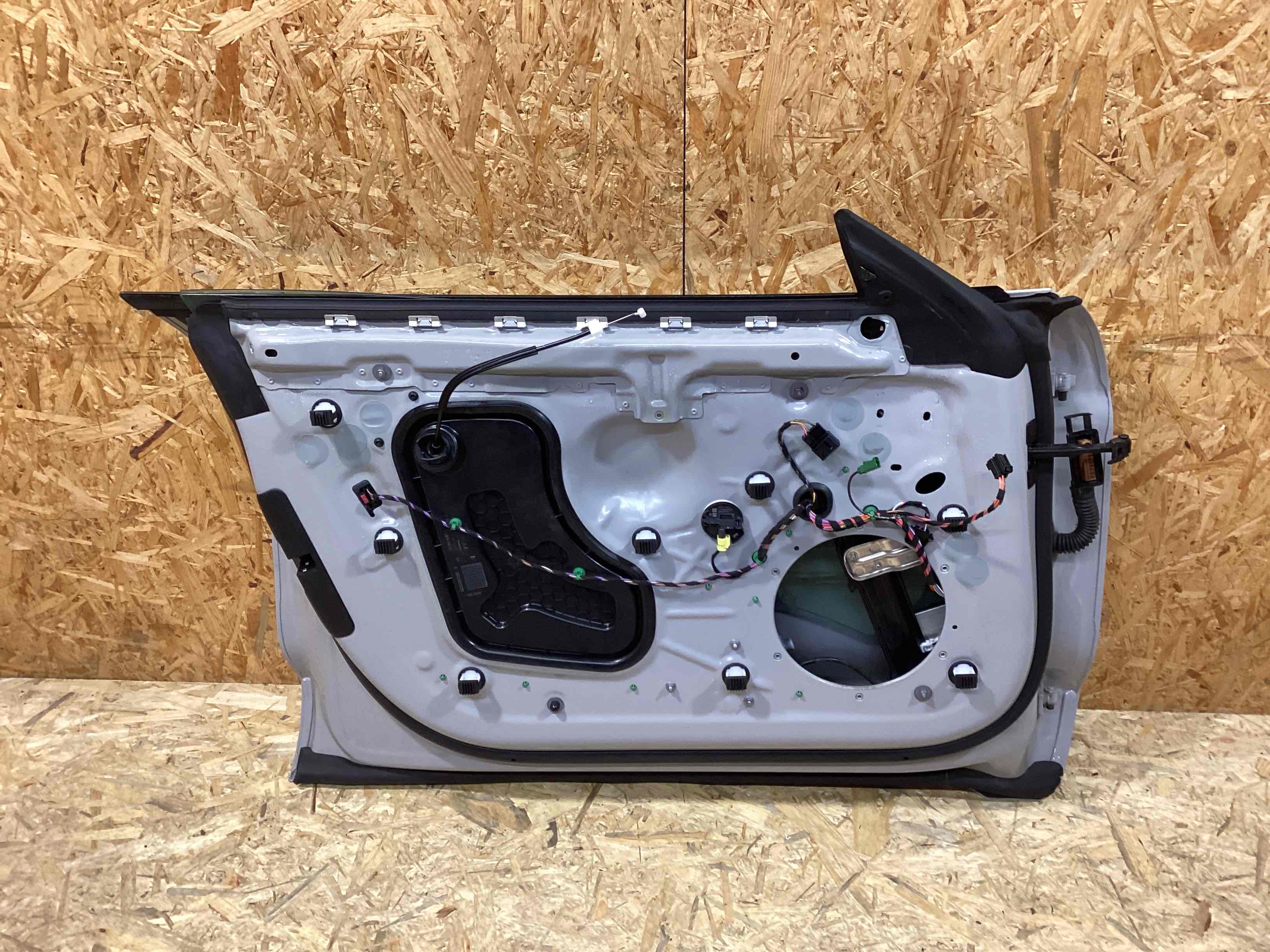 Дверь передняя левая Porsche Taycan 040226-104