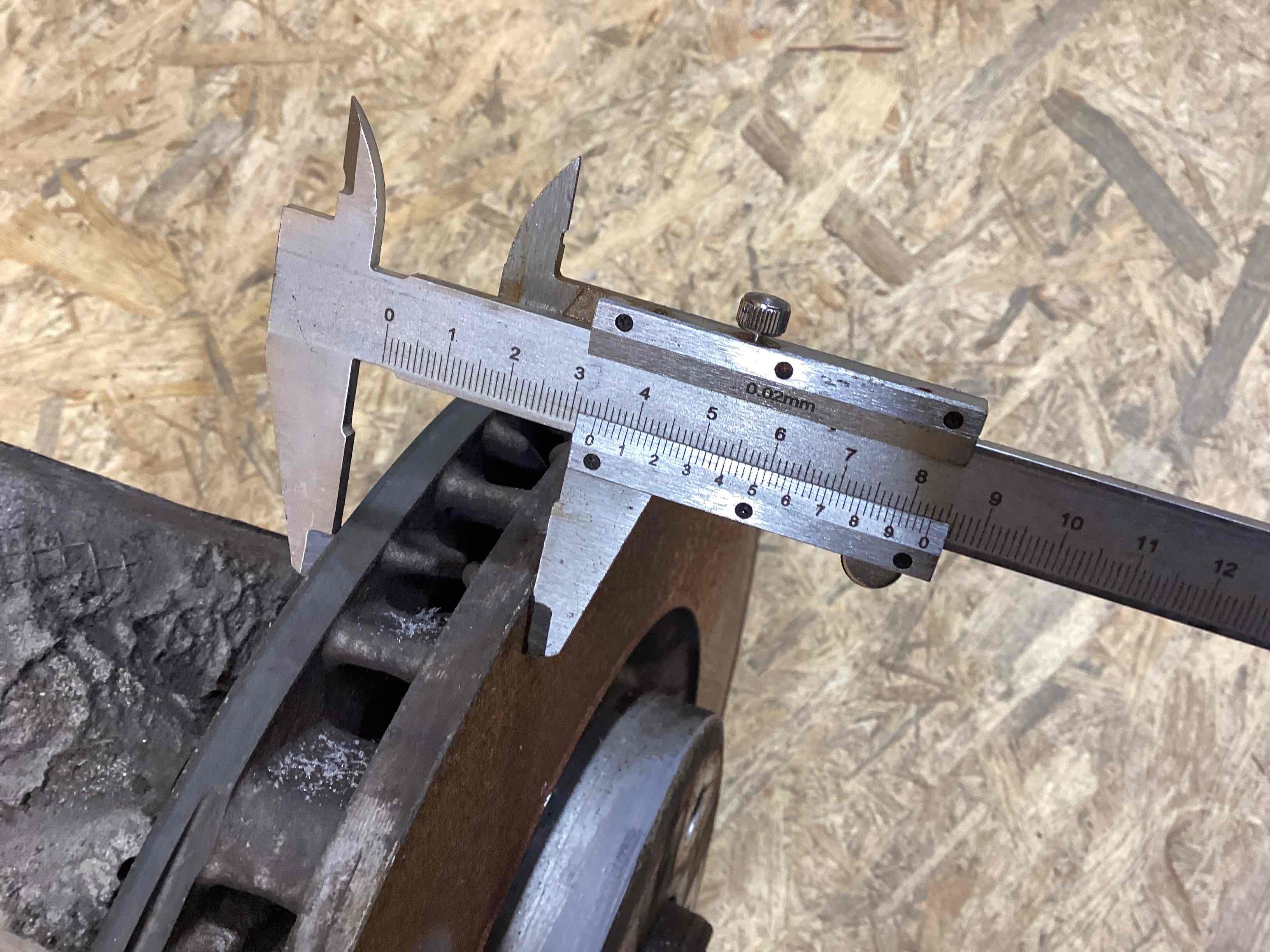 Кулак поворотный правый Porsche Macan 040226-106