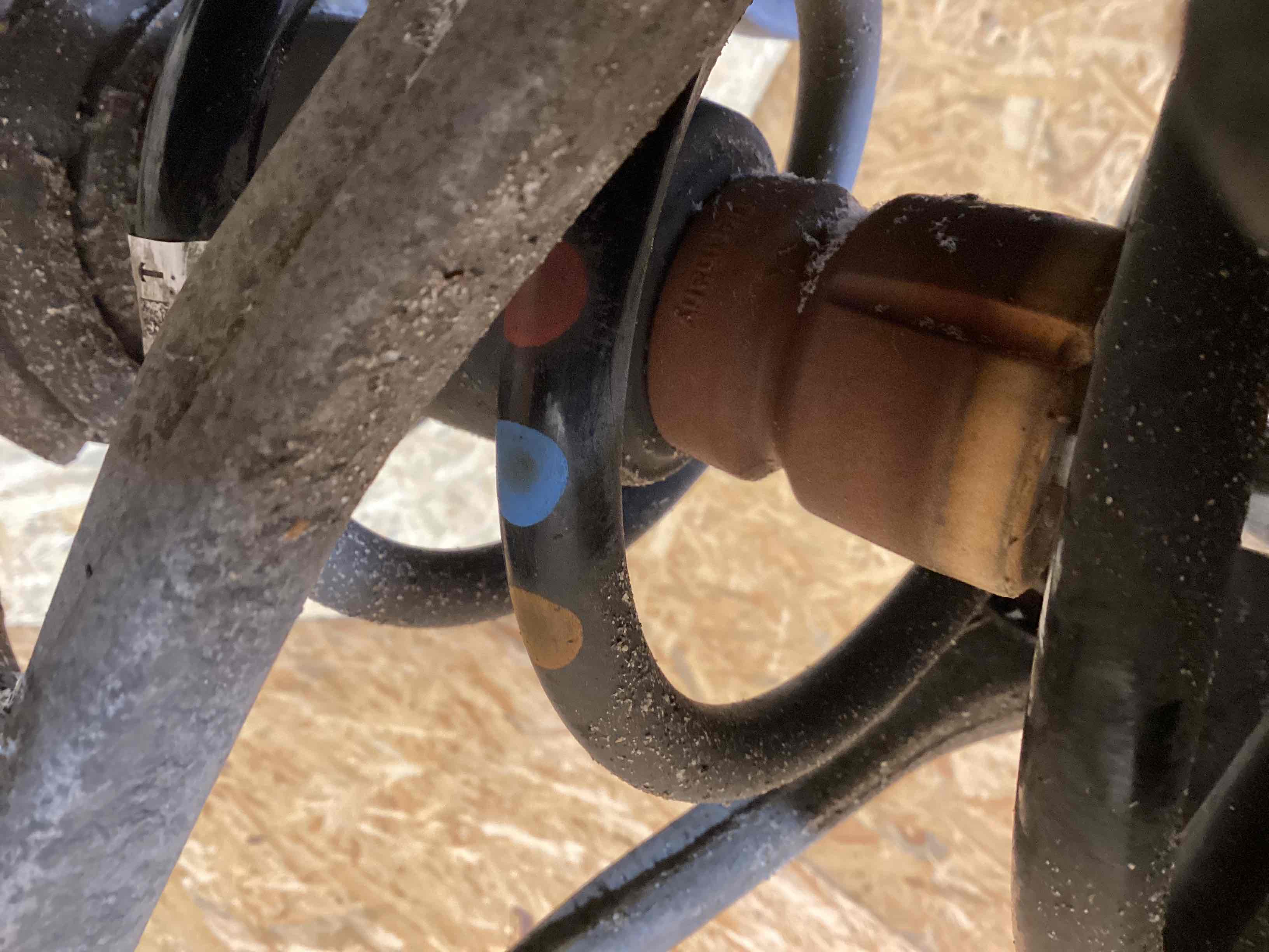 Кулак поворотный правый Porsche Macan 040226-106