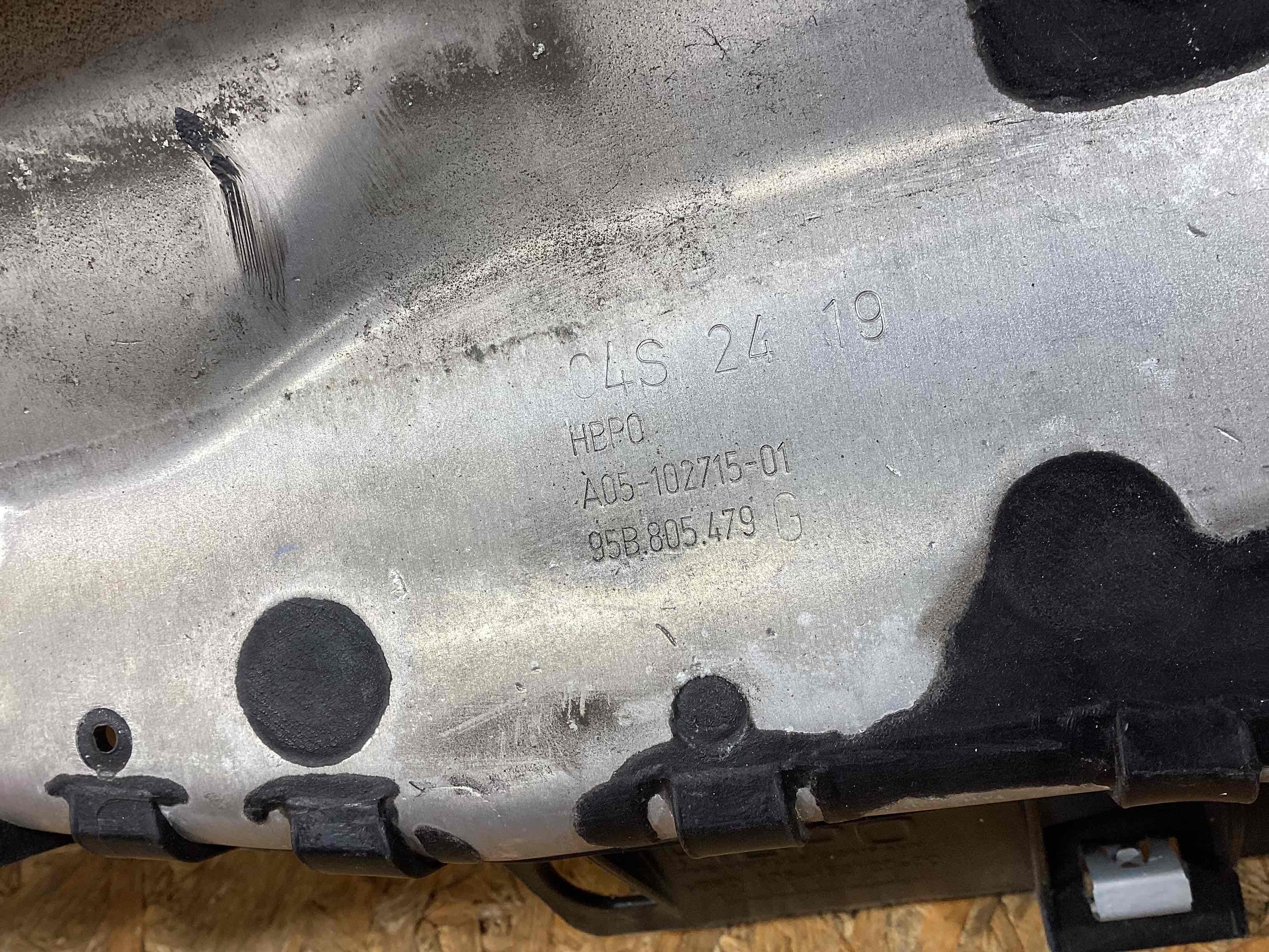 Передняя панель крепления облицовки (телевизор) Porsche Macan 040326-105