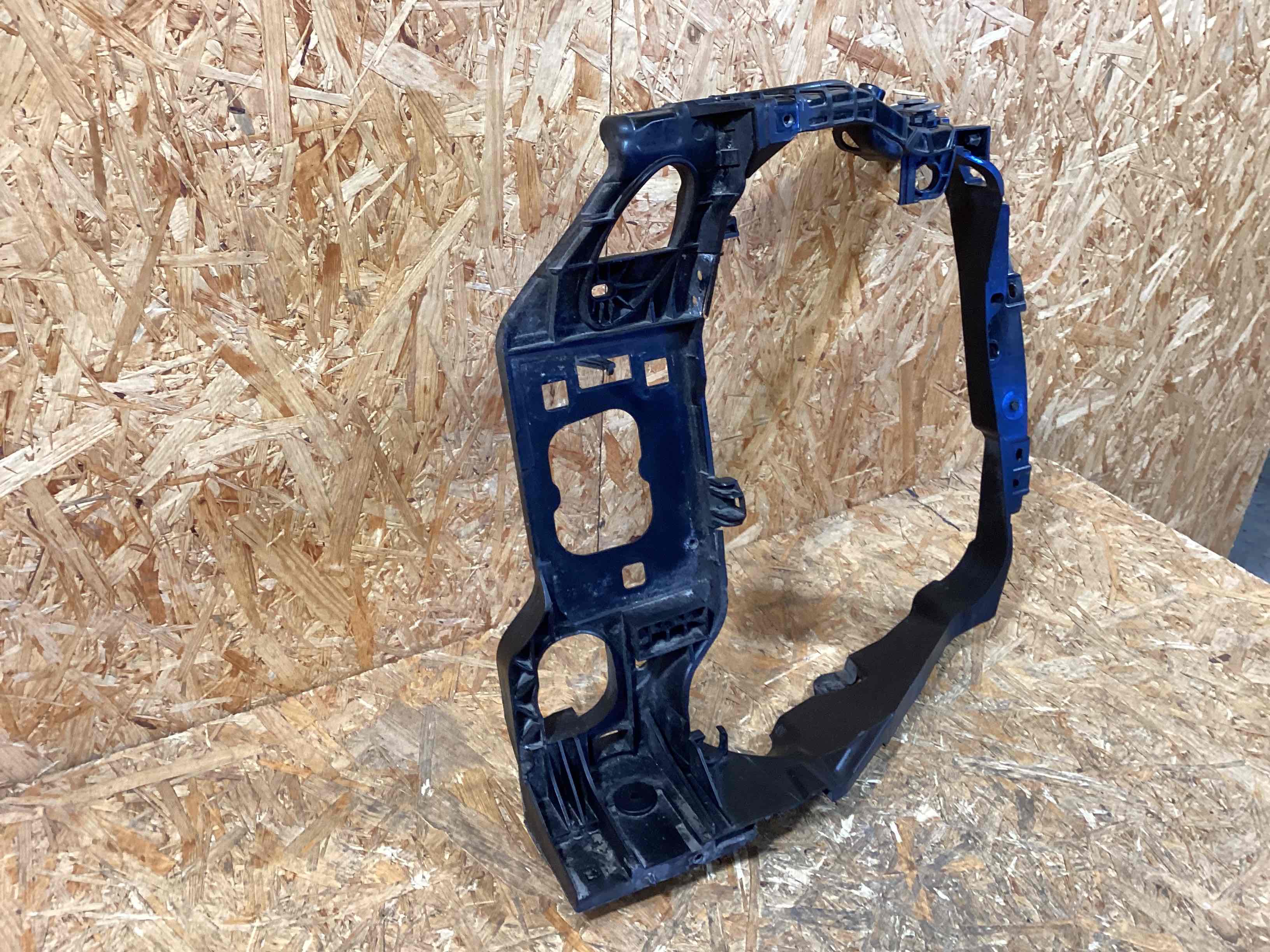 Опора радиатора, крепление/кронштейн, уплотнитель радиатора Porsche Macan 040326-109