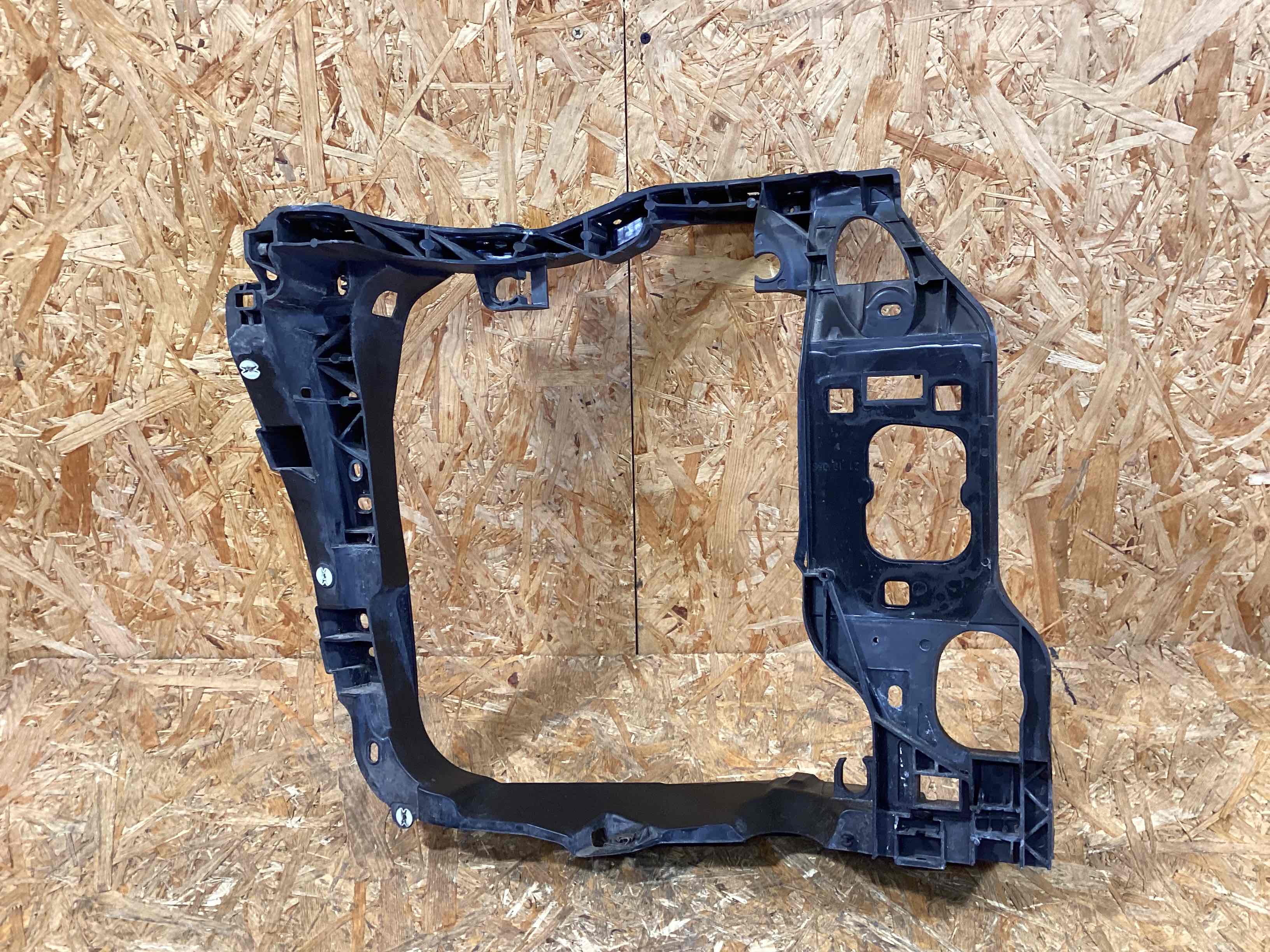 Опора радиатора, крепление/кронштейн, уплотнитель радиатора Porsche Macan 040326-109