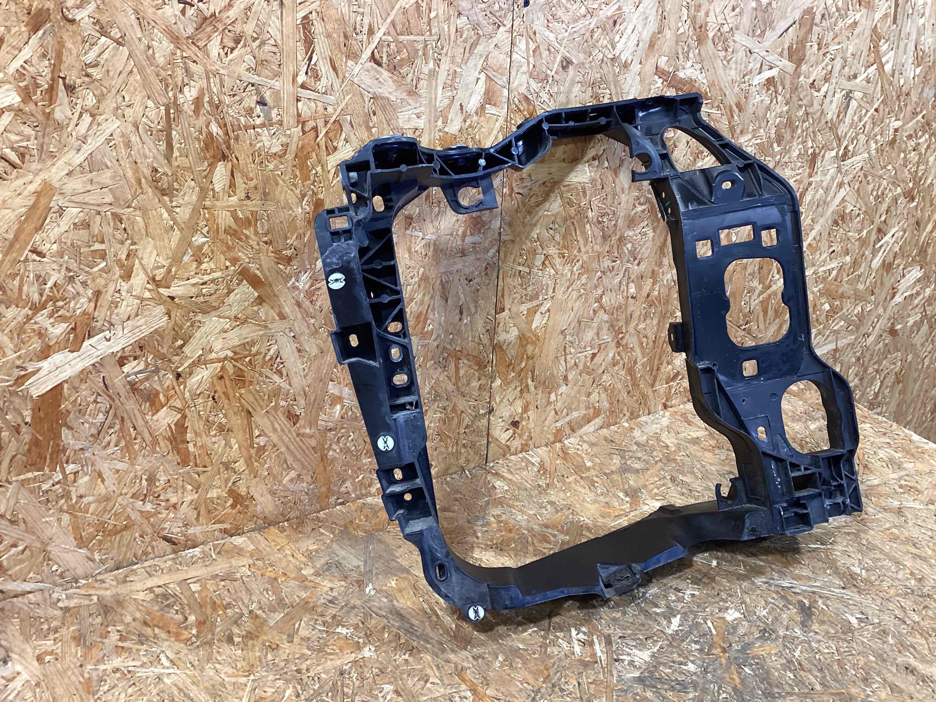 Опора радиатора, крепление/кронштейн, уплотнитель радиатора Porsche Macan 040326-109