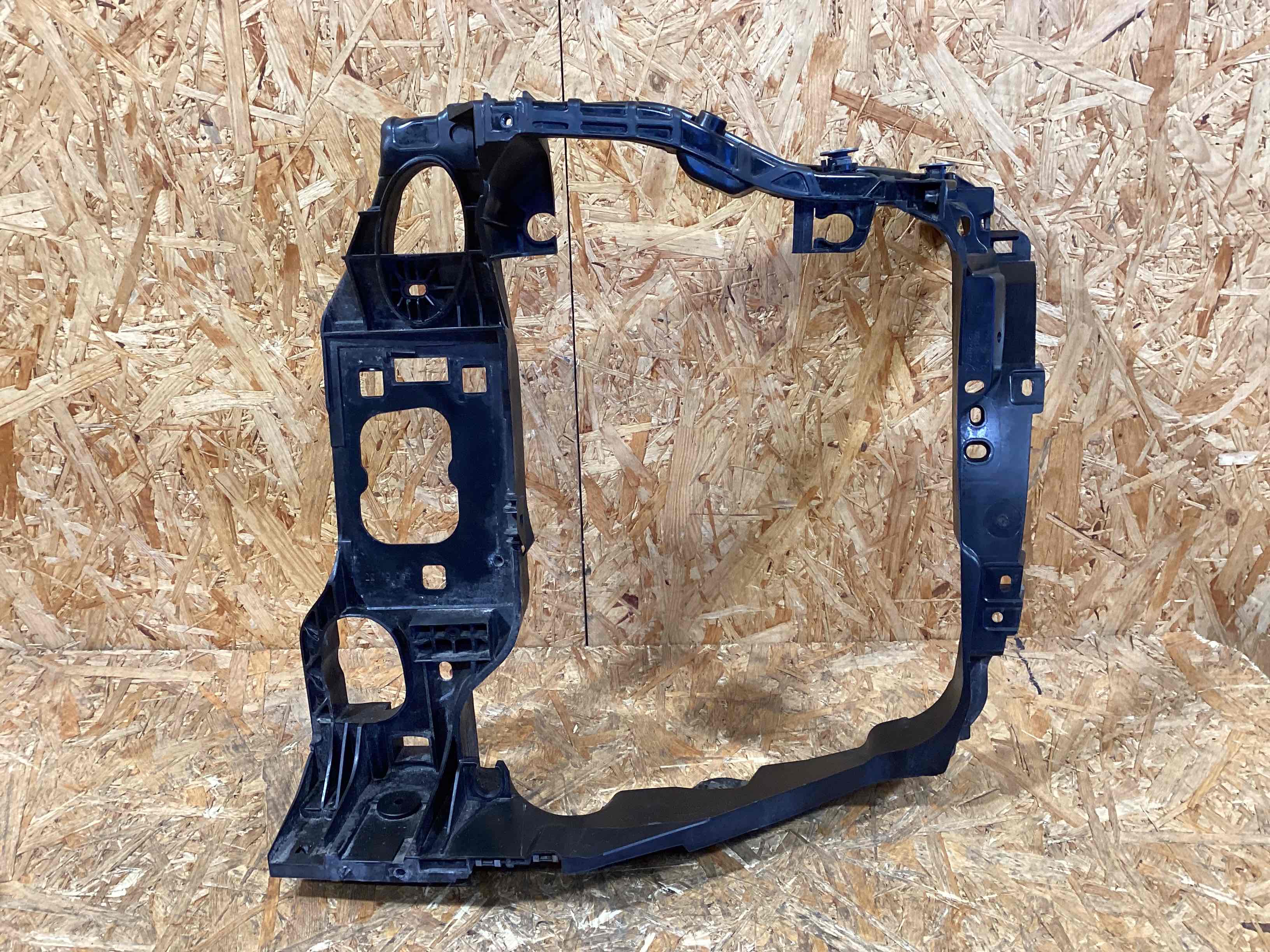 Опора радиатора, крепление/кронштейн, уплотнитель радиатора Porsche Macan 040326-109