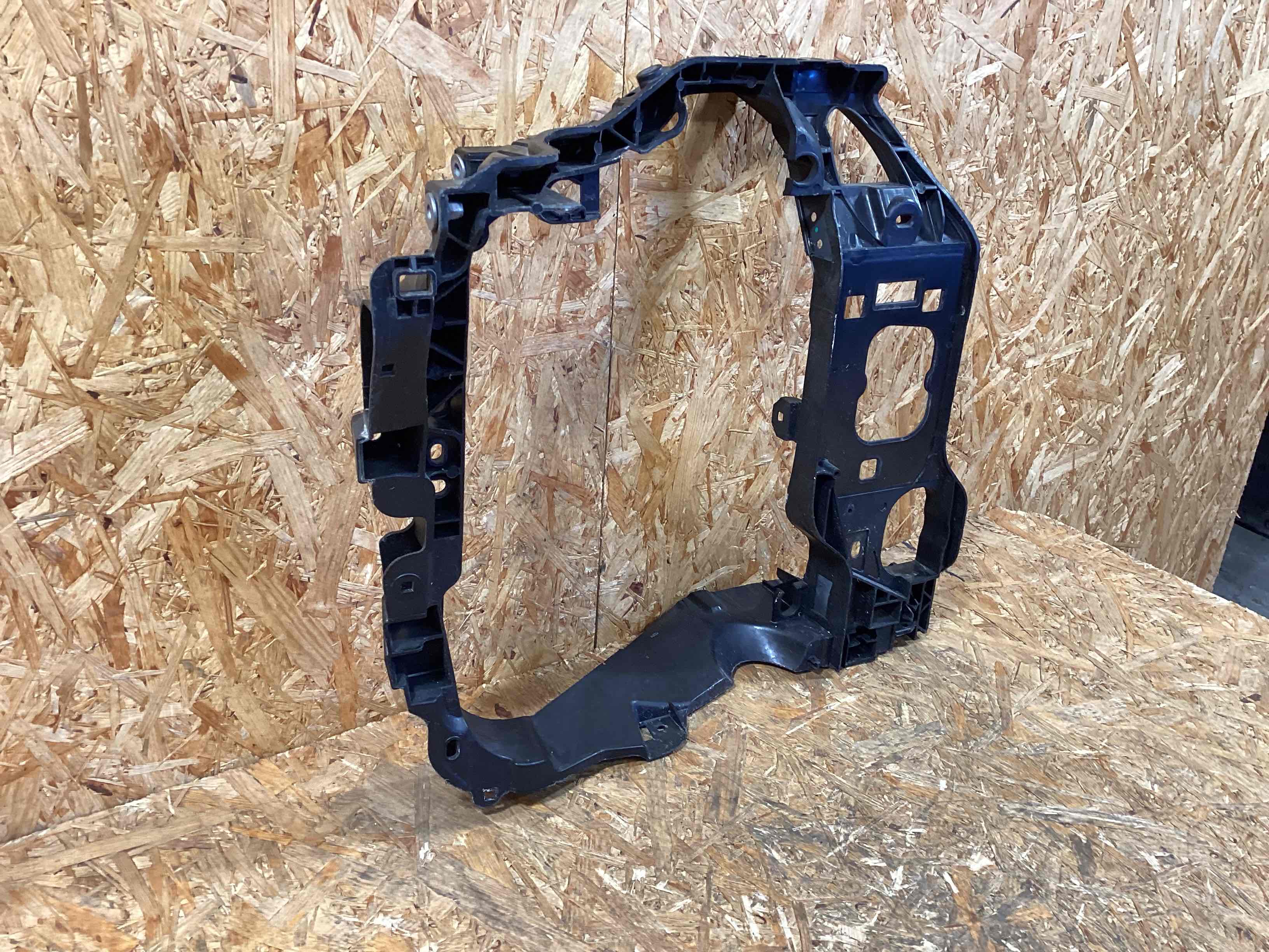 Опора радиатора, крепление/кронштейн, уплотнитель радиатора Porsche Macan 040326-110