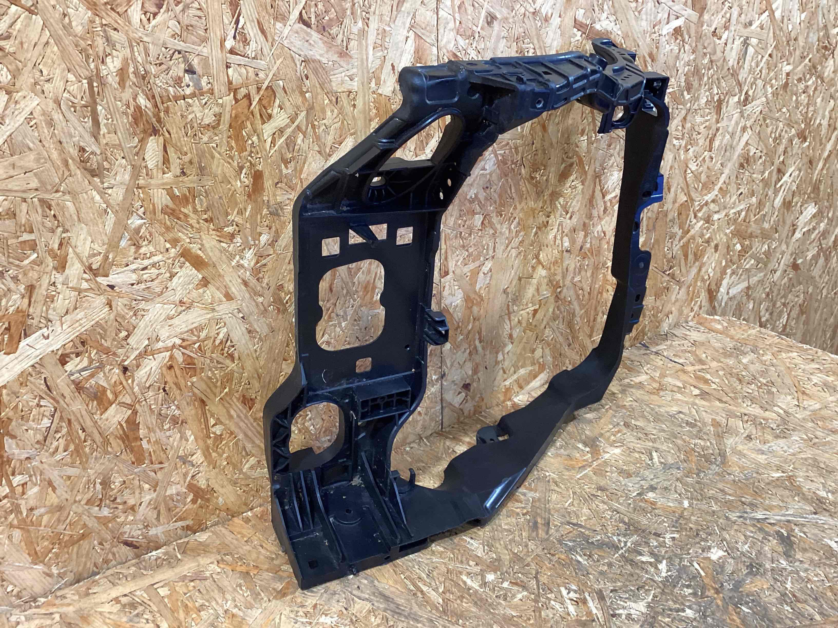 Опора радиатора, крепление/кронштейн, уплотнитель радиатора Porsche Macan 040326-111