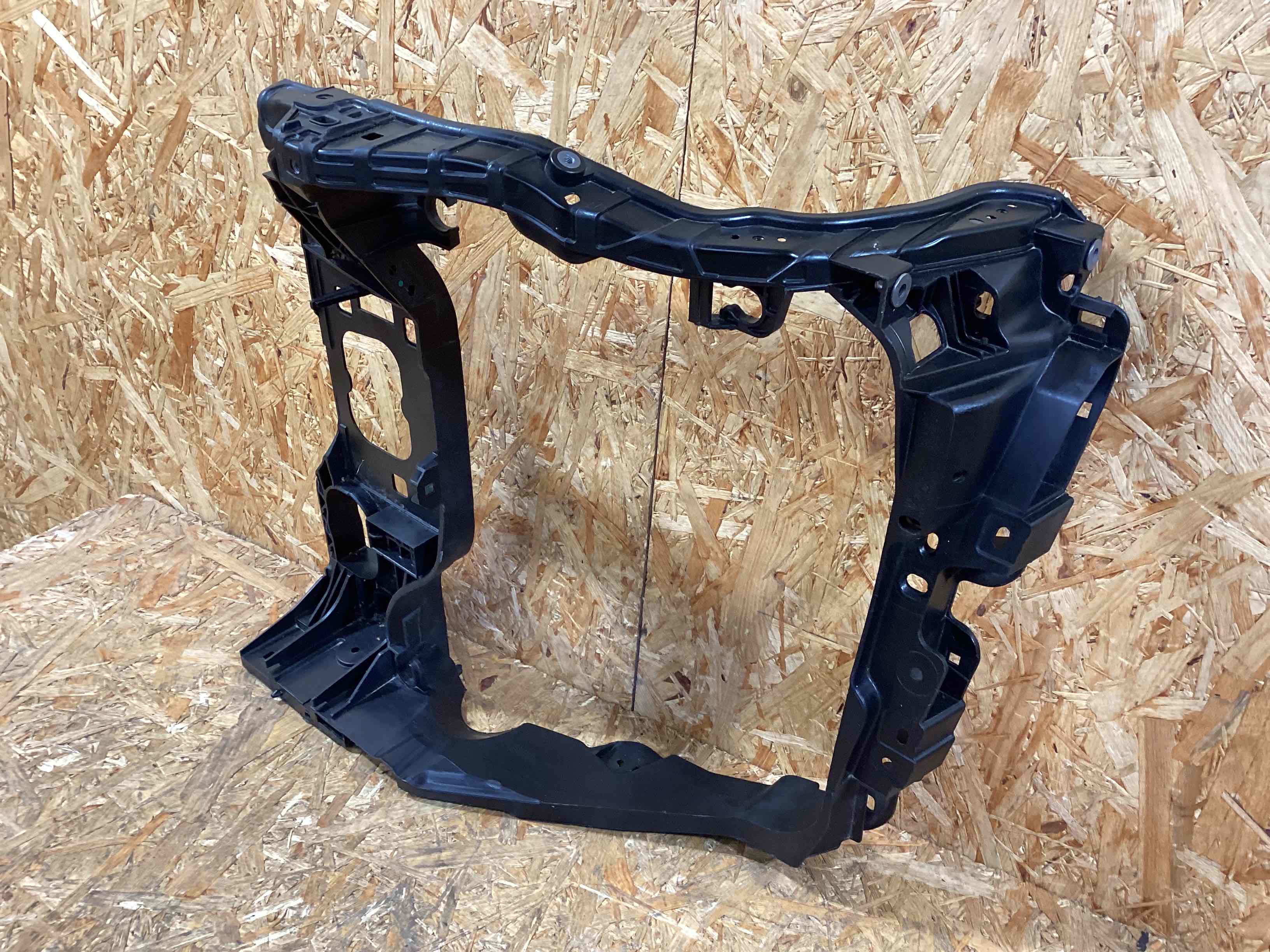 Опора радиатора, крепление/кронштейн, уплотнитель радиатора Porsche Macan 040326-111