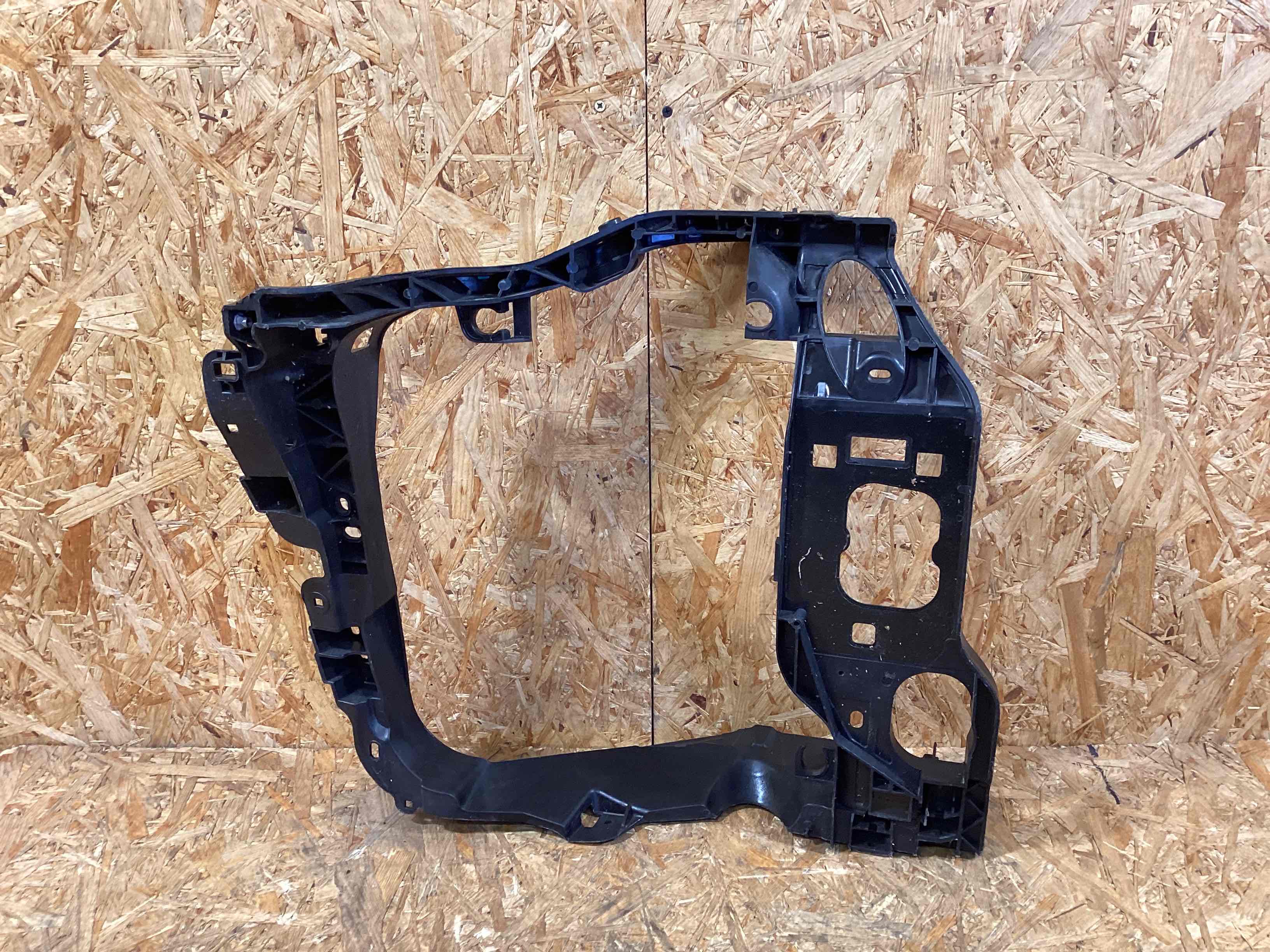 Опора радиатора, крепление/кронштейн, уплотнитель радиатора Porsche Macan 040326-111