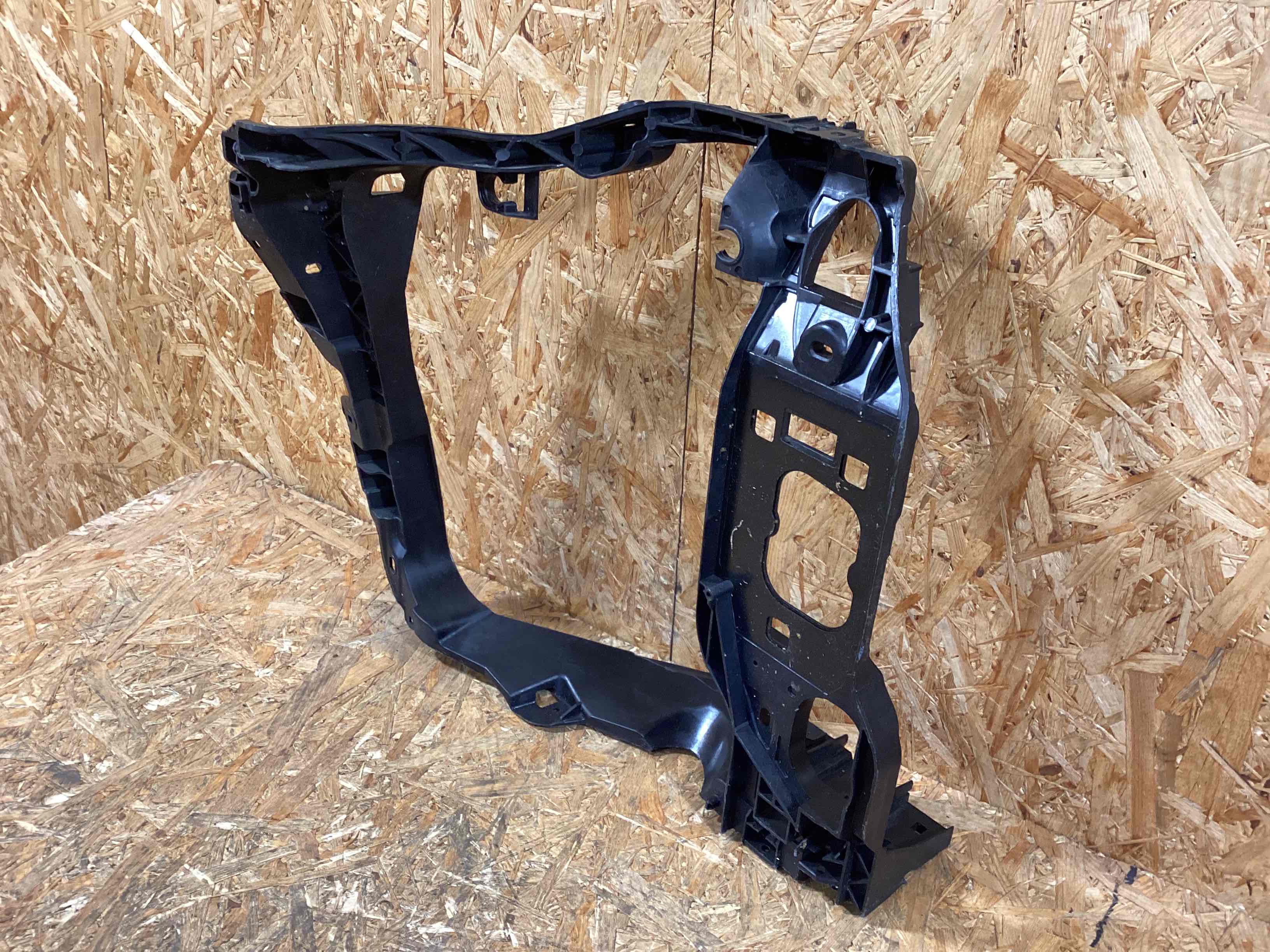 Опора радиатора, крепление/кронштейн, уплотнитель радиатора Porsche Macan 040326-111