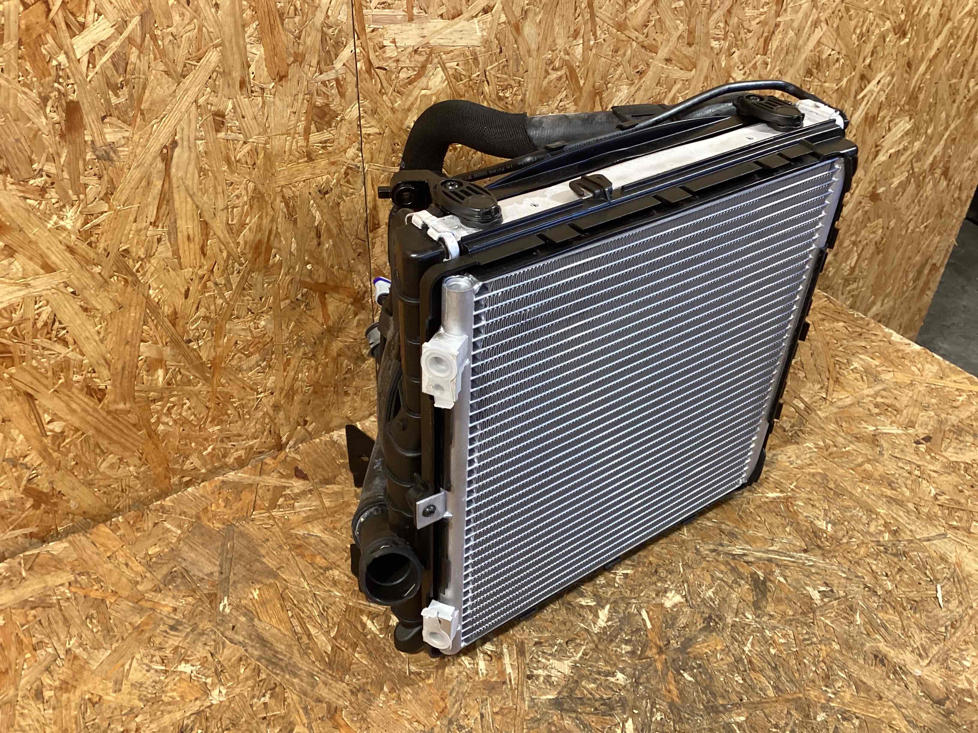 Кассета радиаторов Porsche 911 040326-114