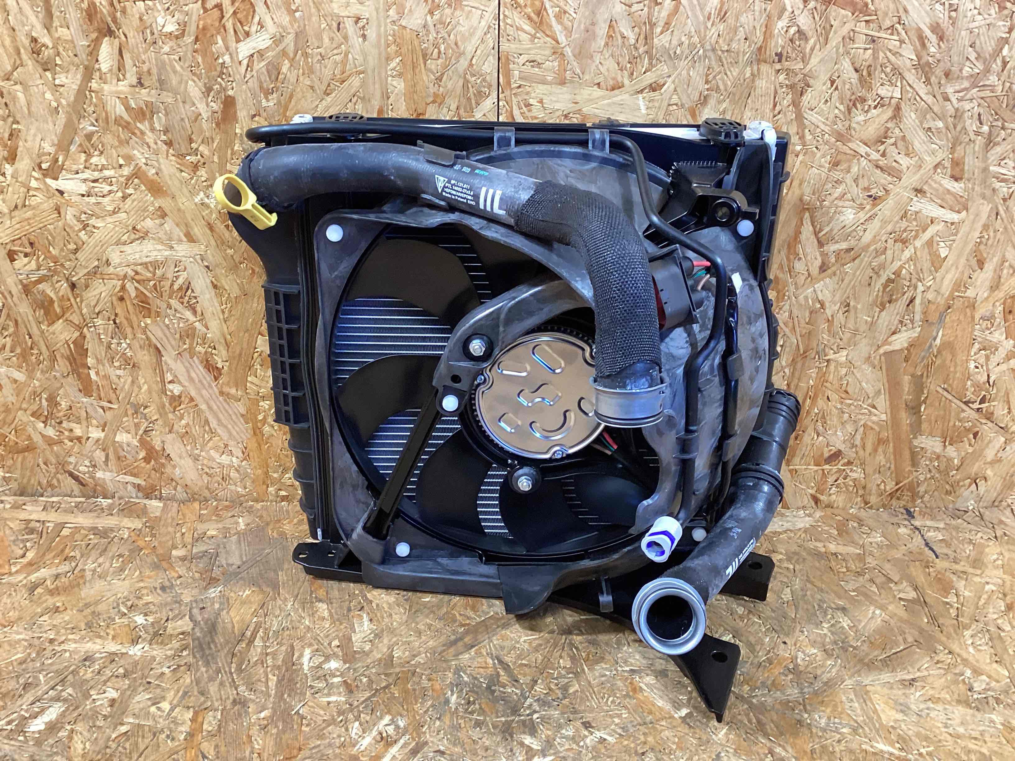 Кассета радиаторов Porsche 911 040326-114