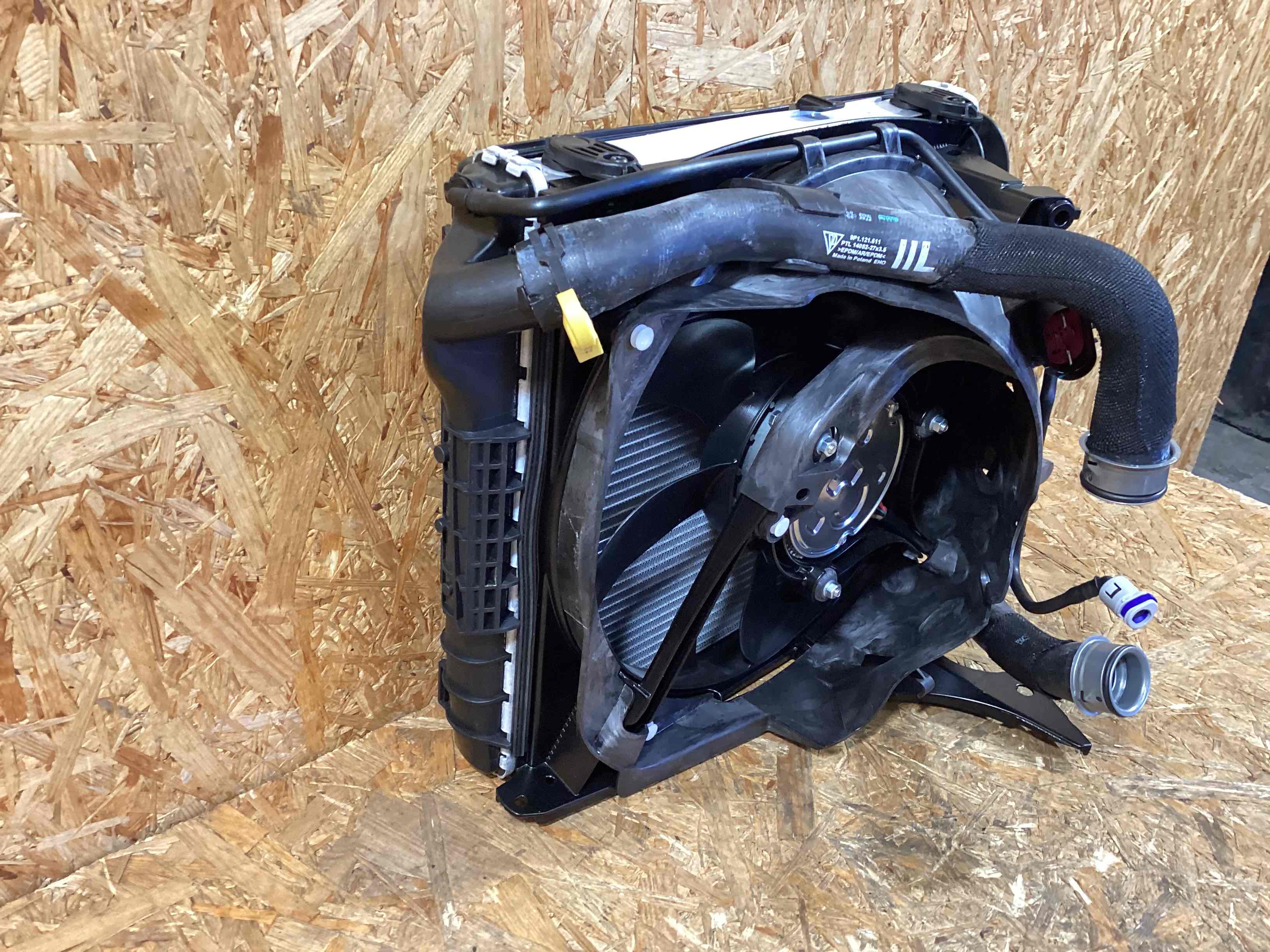 Кассета радиаторов Porsche 911 040326-114