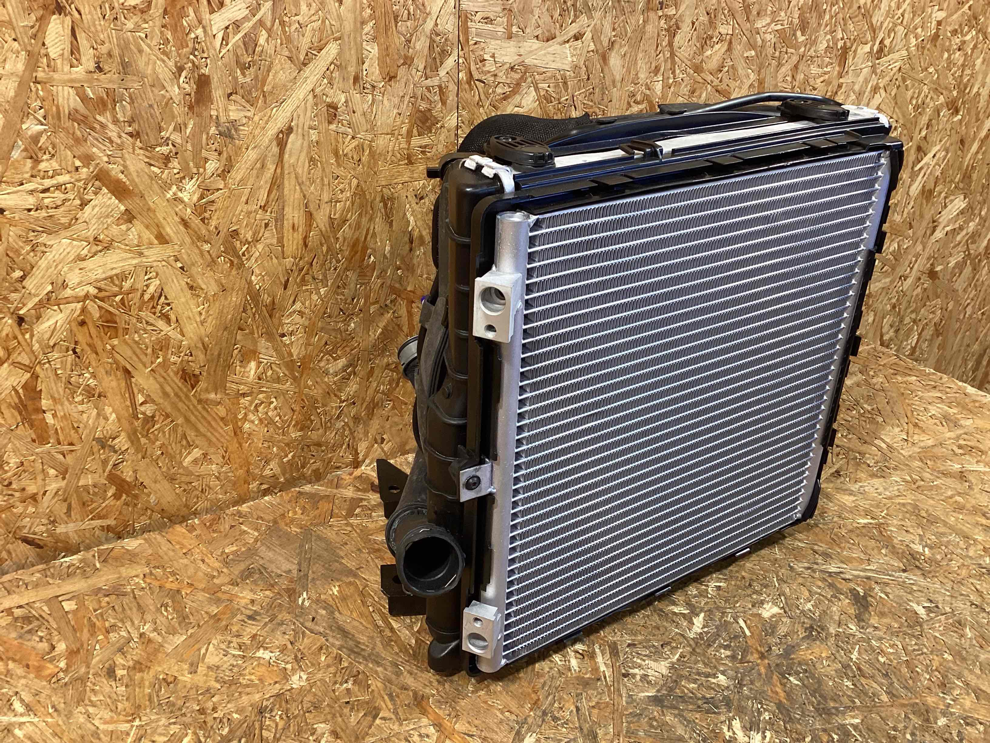 Кассета радиаторов Porsche 911 040326-115