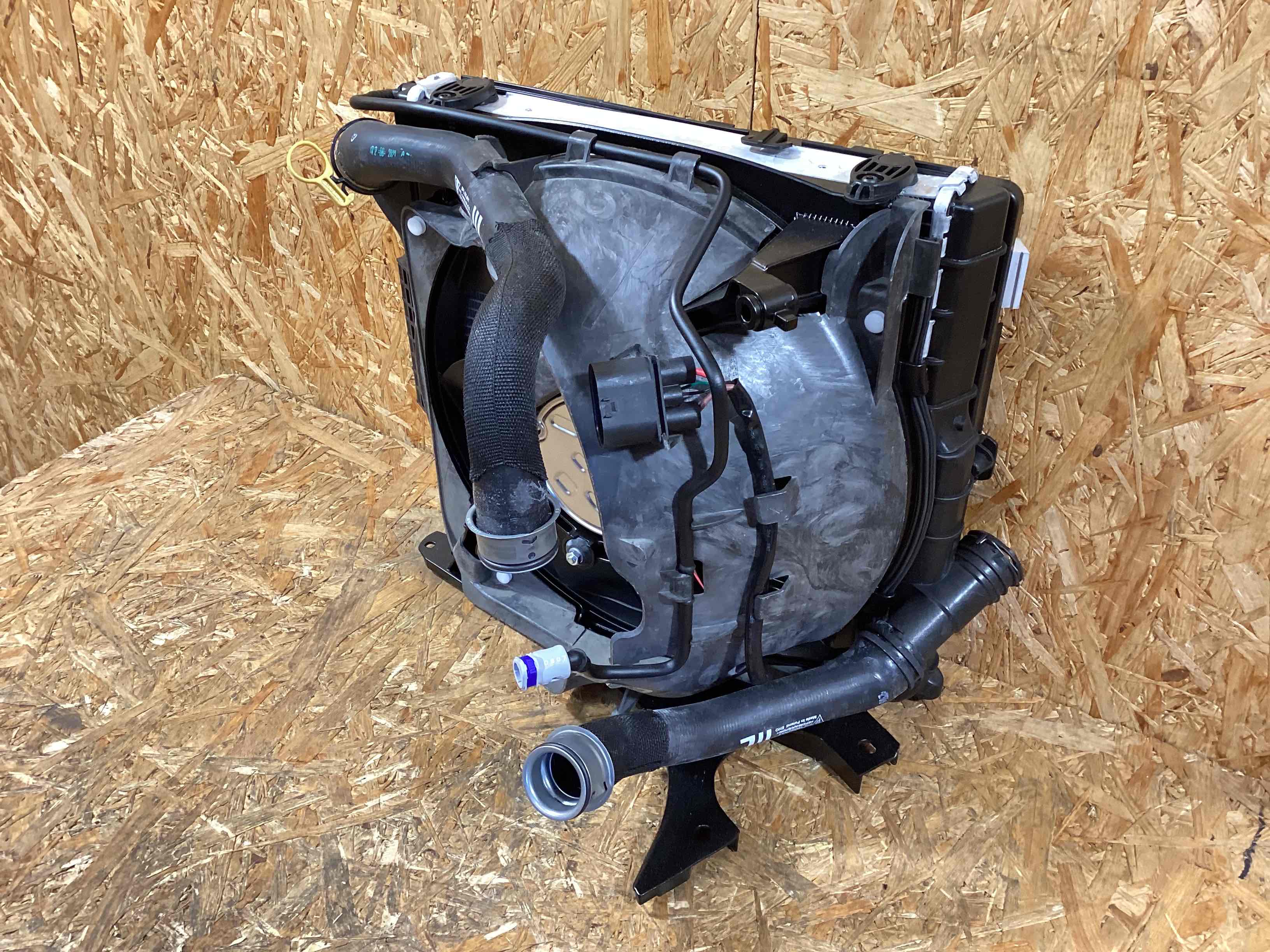 Кассета радиаторов Porsche 911 040326-115