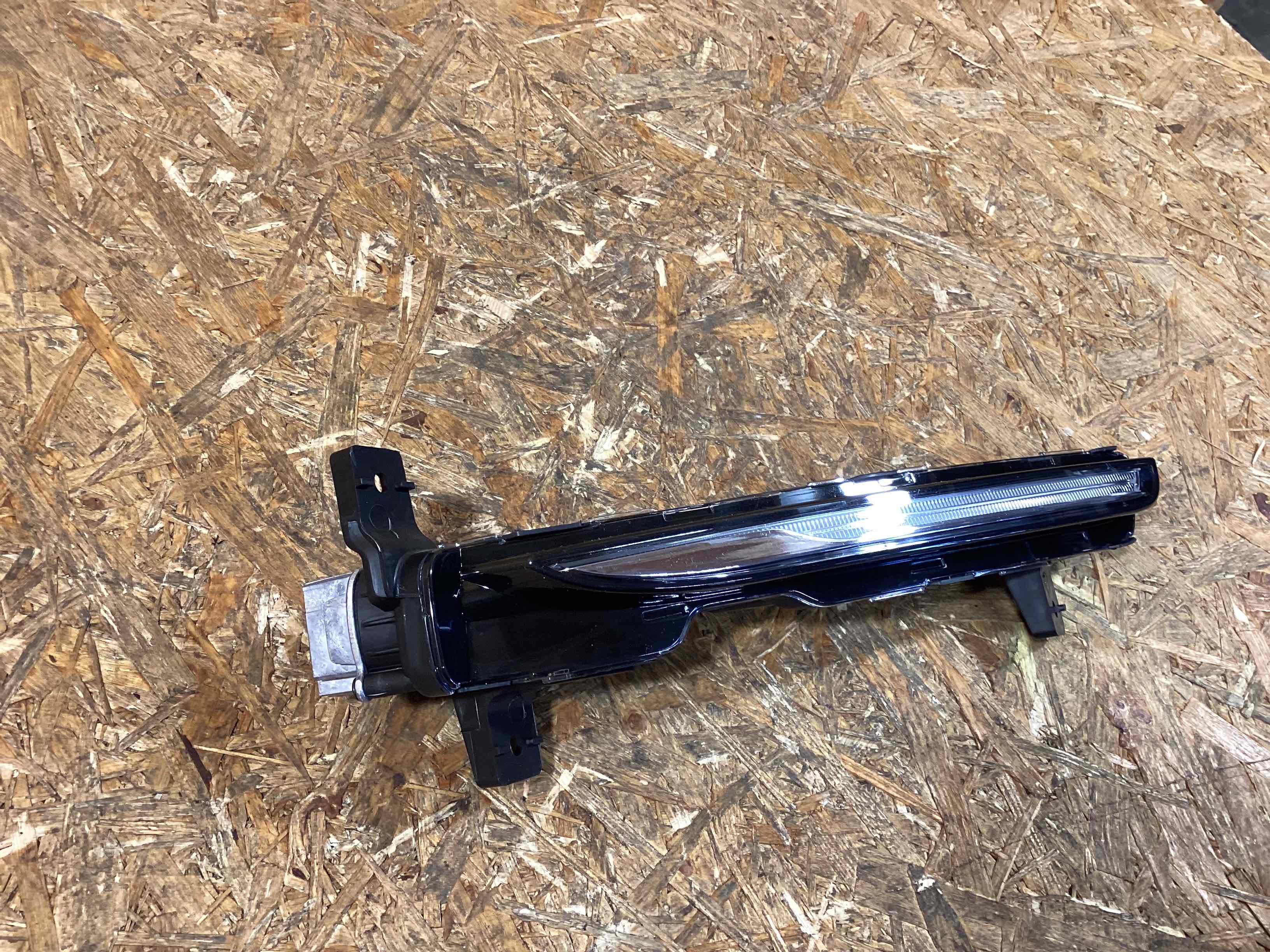 Фара противотуманная Porsche Boxster 718 040326-119