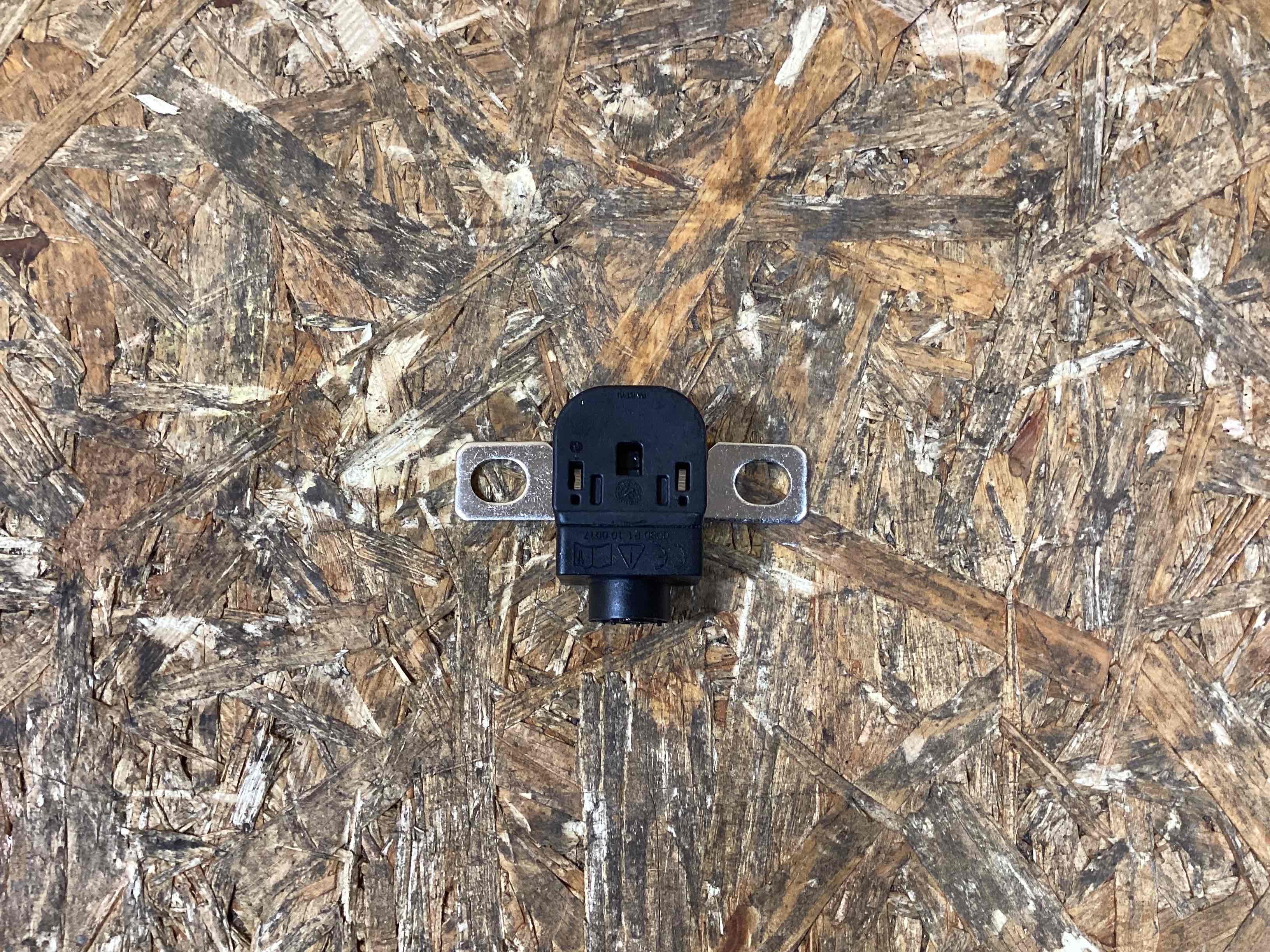 Блок предохранителей (блок реле) Mercedes EQS 040326-120