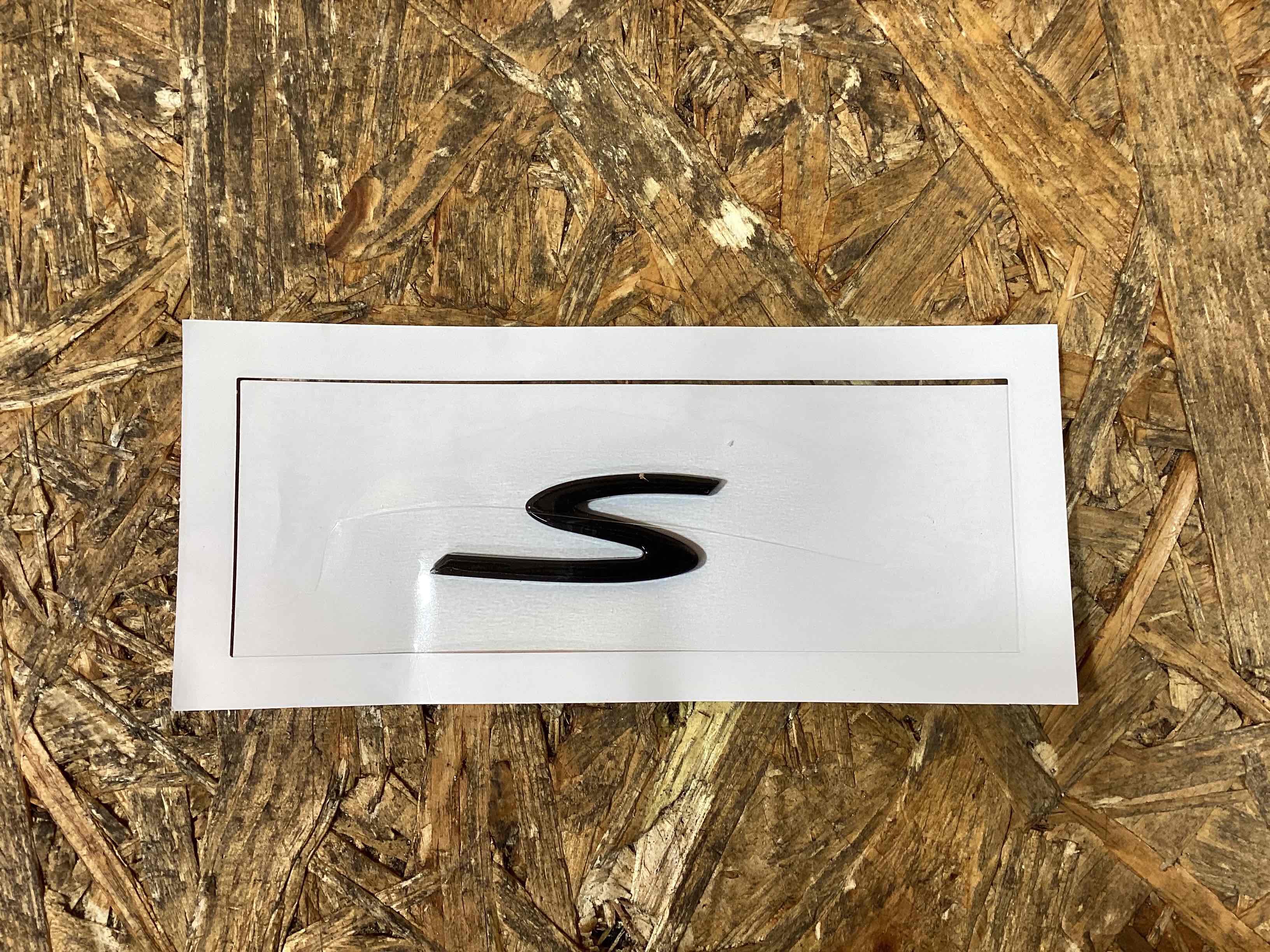 Молдинг двери багажника, крышки багажника, задние молдинги кузова Porsche Macan 040326-128