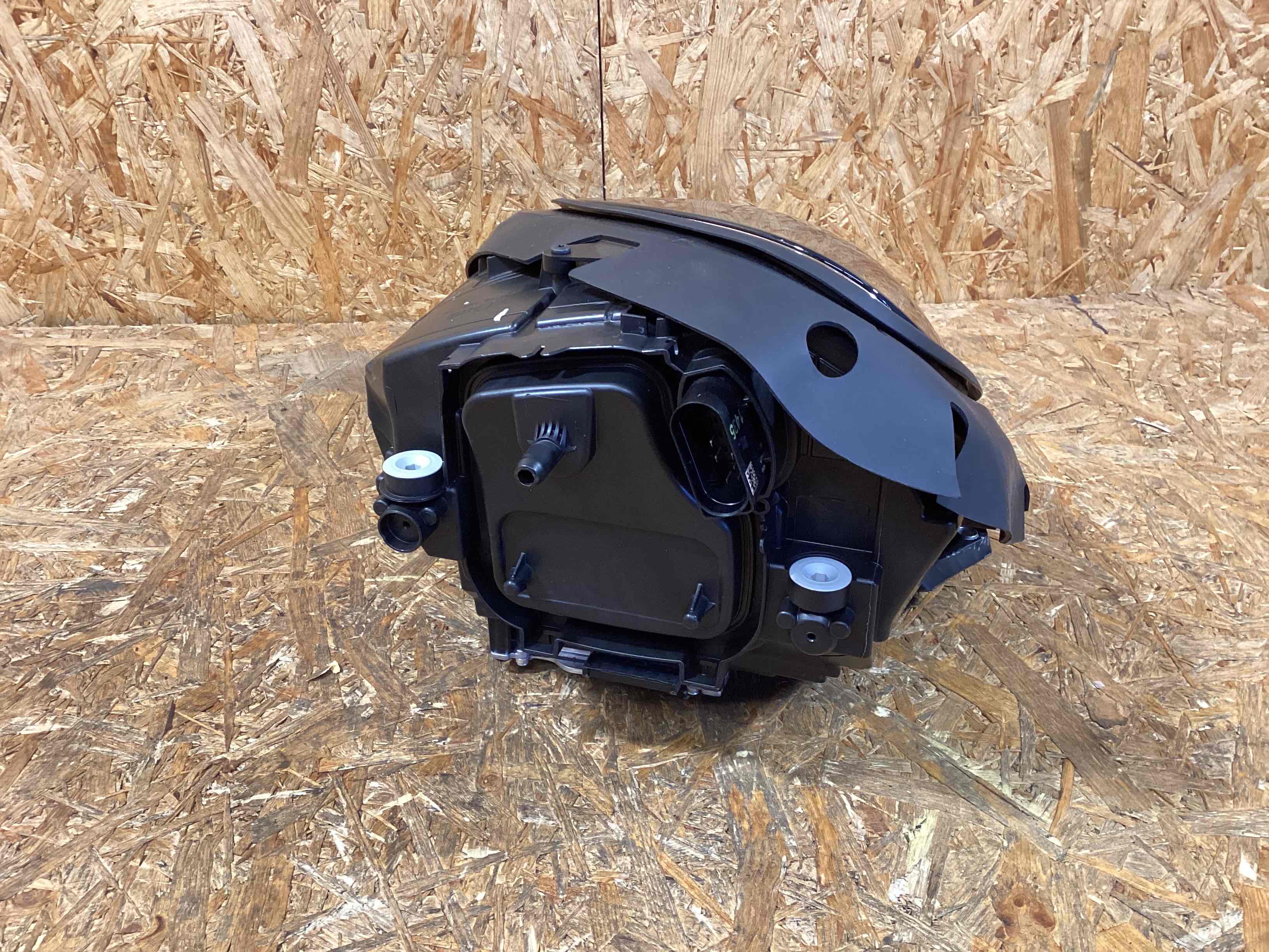 Фара правая Porsche Macan 040326-131