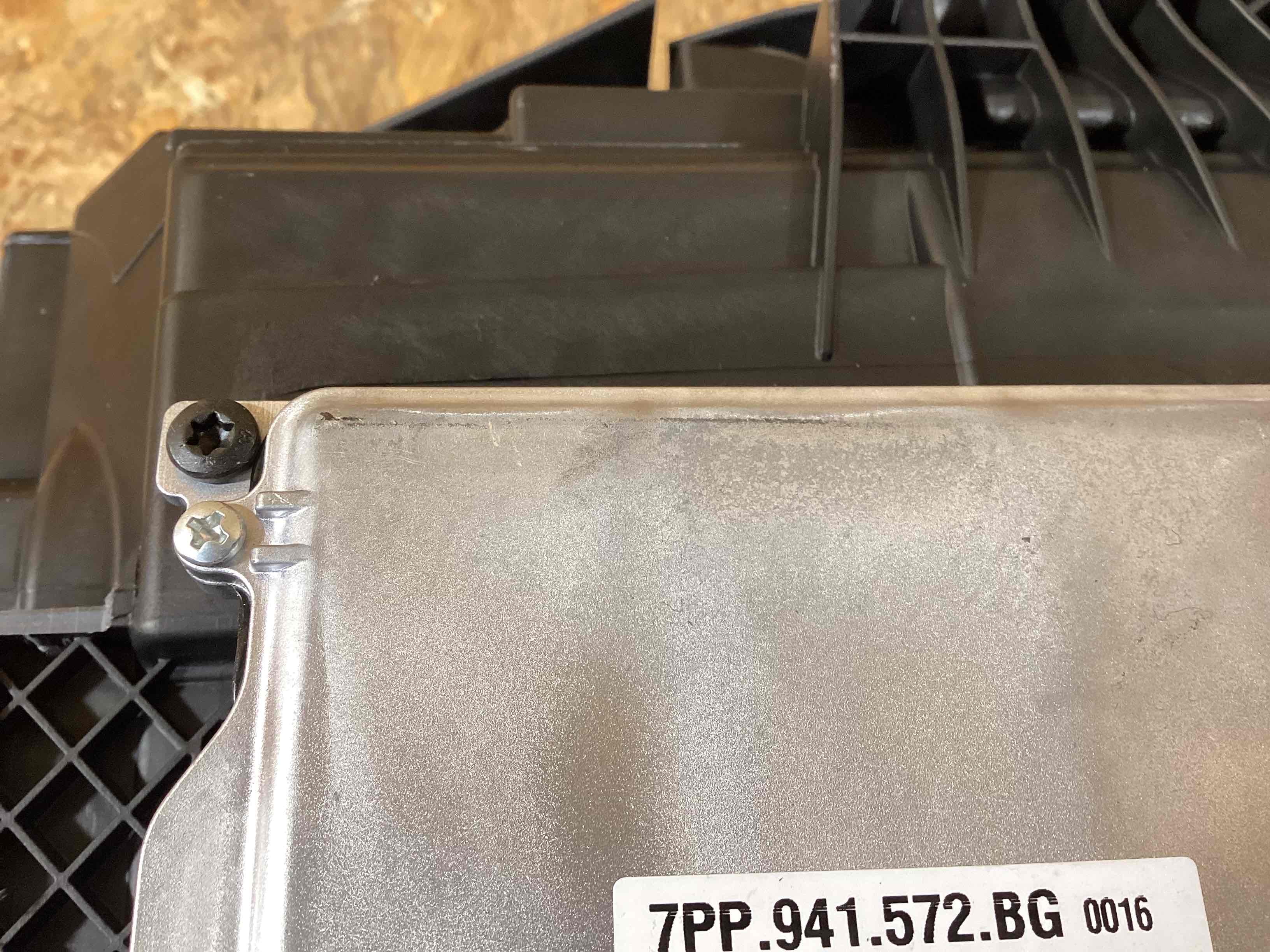 Фара правая Porsche Macan 040326-131