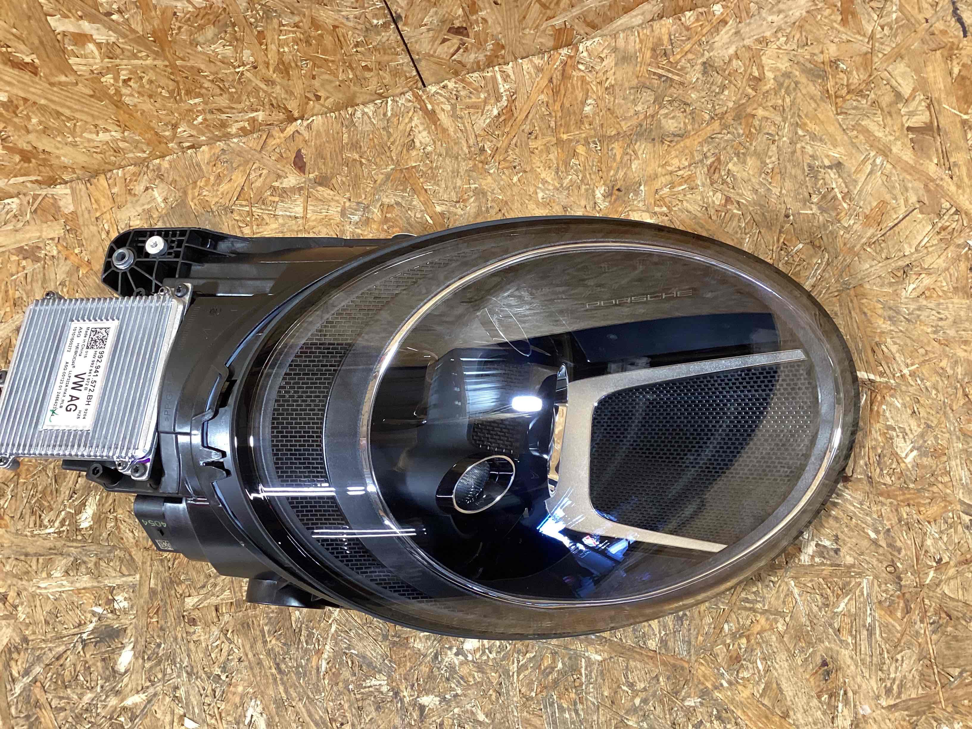 Фара правая Porsche Macan 040326-132