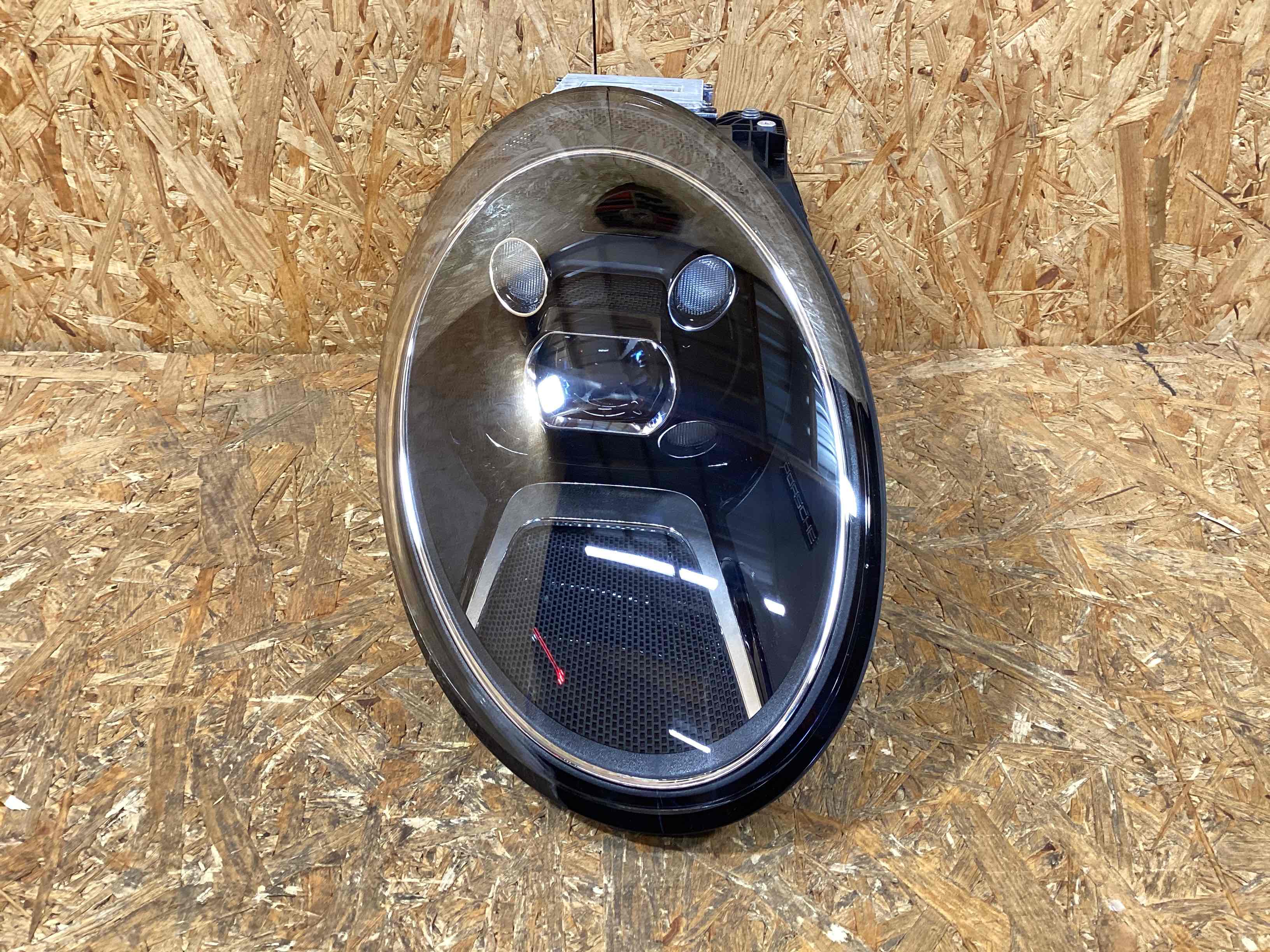 Фара правая Porsche Macan 040326-132