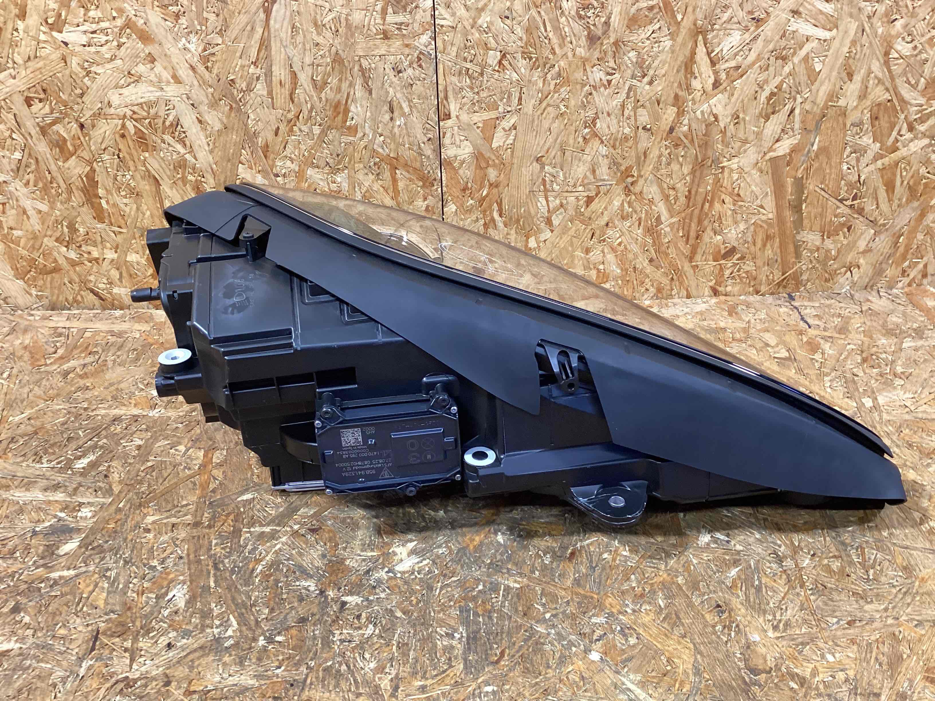 Фара правая Porsche Macan 040326-133