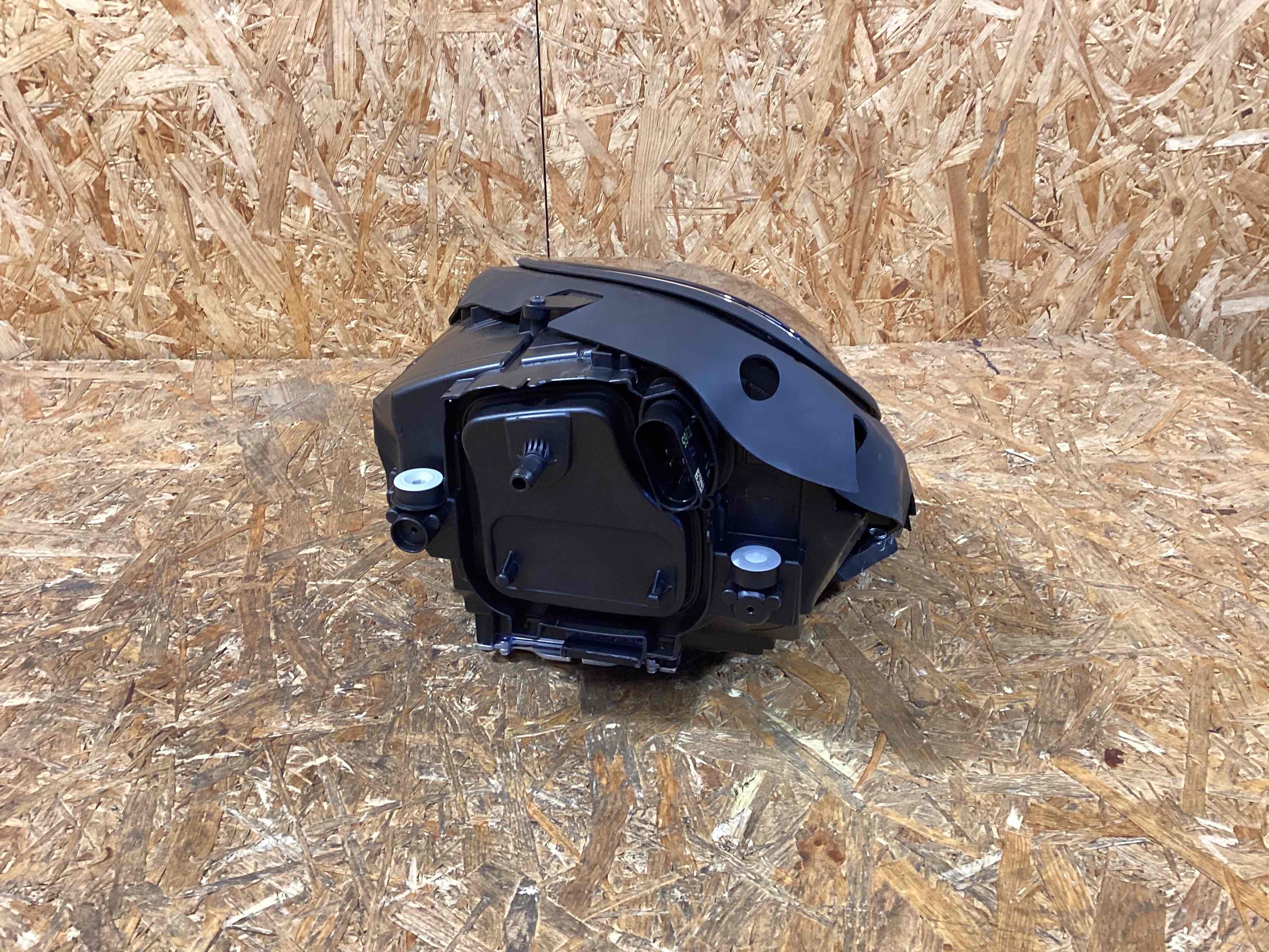 Фара правая Porsche Macan 040326-133