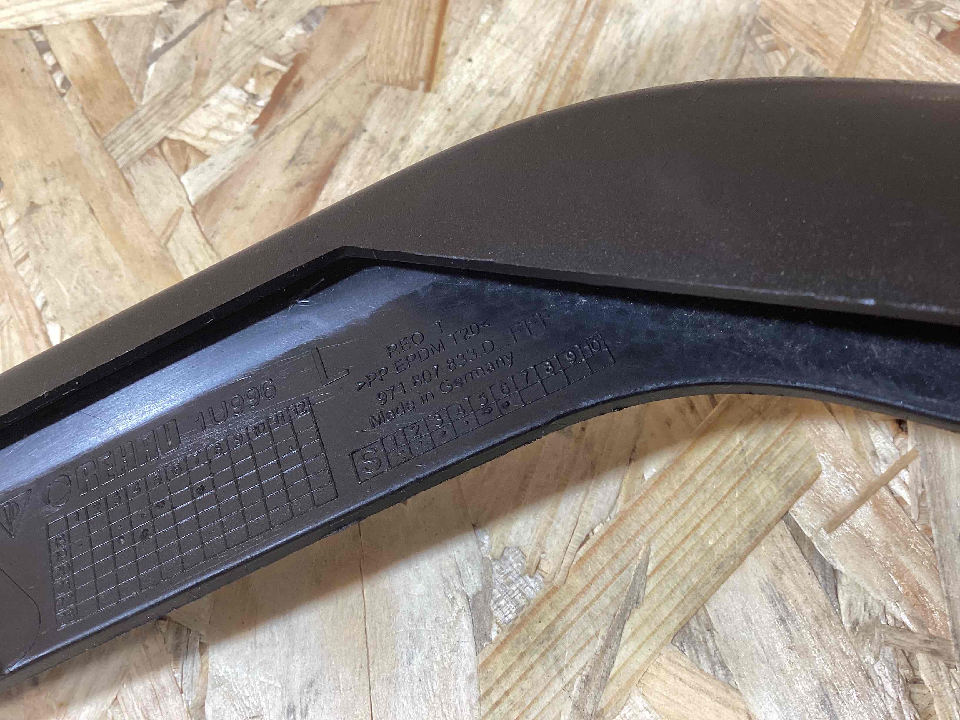 Заглушка, вставка (решетка) в бампер Porsche Panamera 040526-127