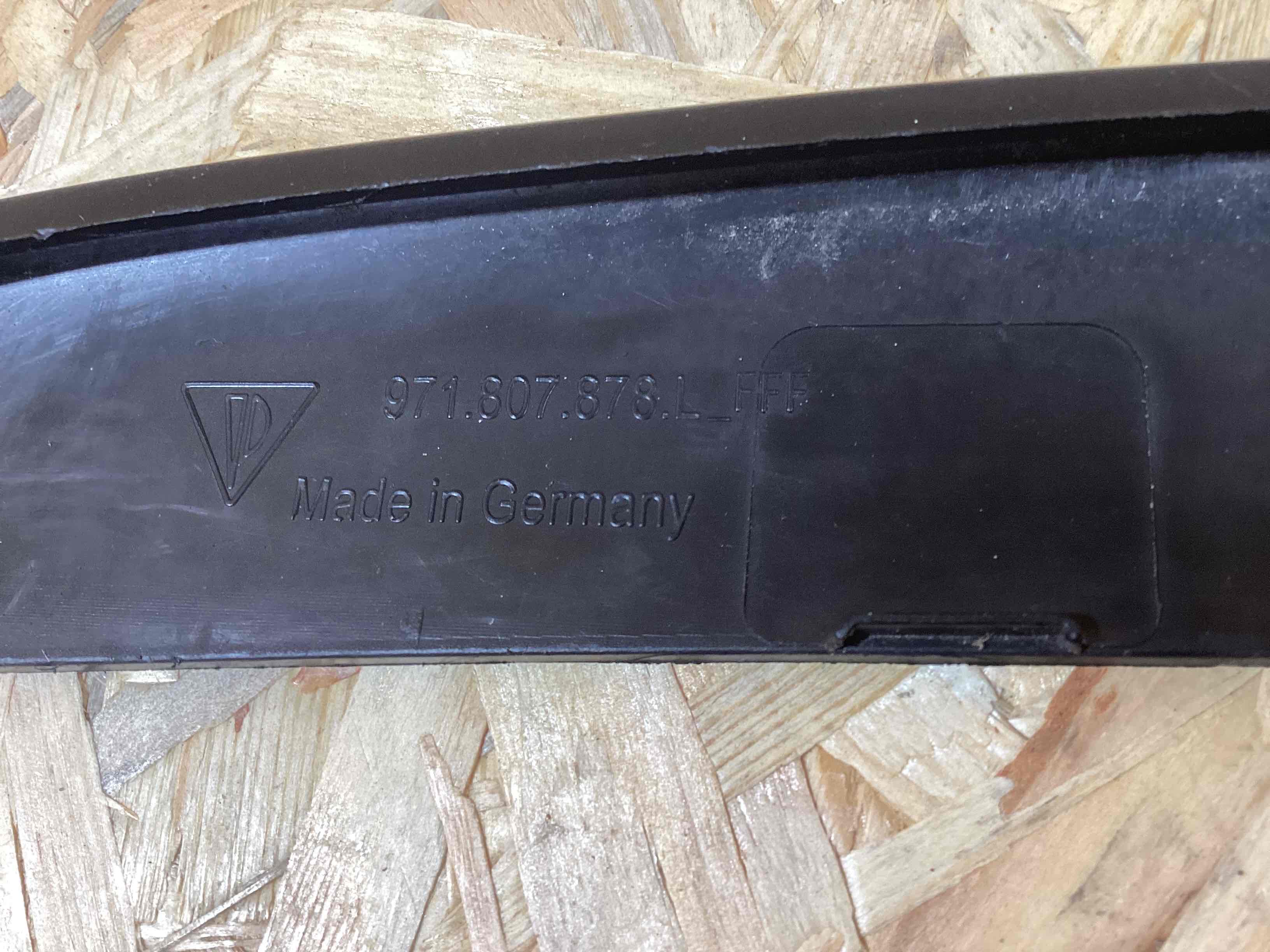 Заглушка, вставка (решетка) в бампер Porsche Panamera 040526-128