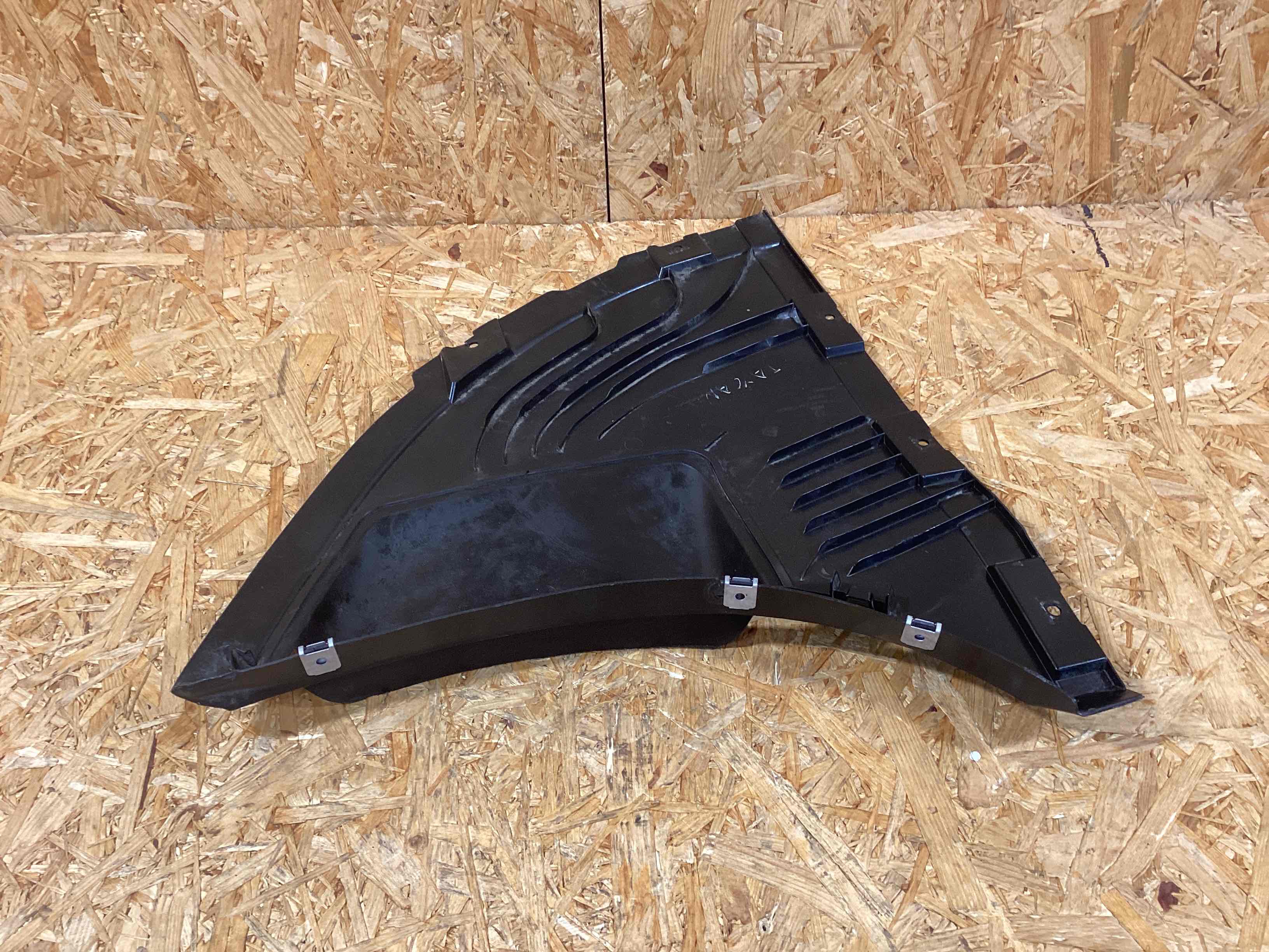 Защита арок передняя левая (подкрылок) Porsche Taycan 040825-102